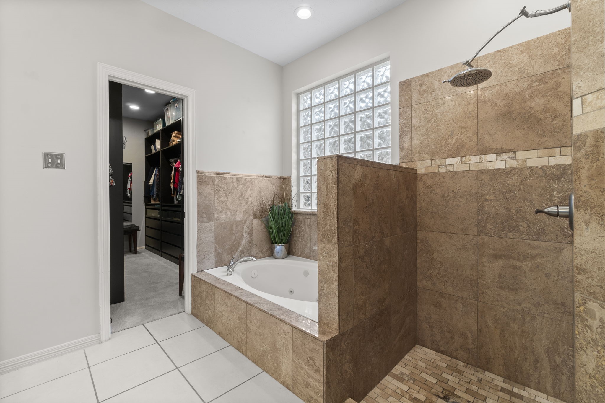 22 Royal Ridge Place Property Photo 24