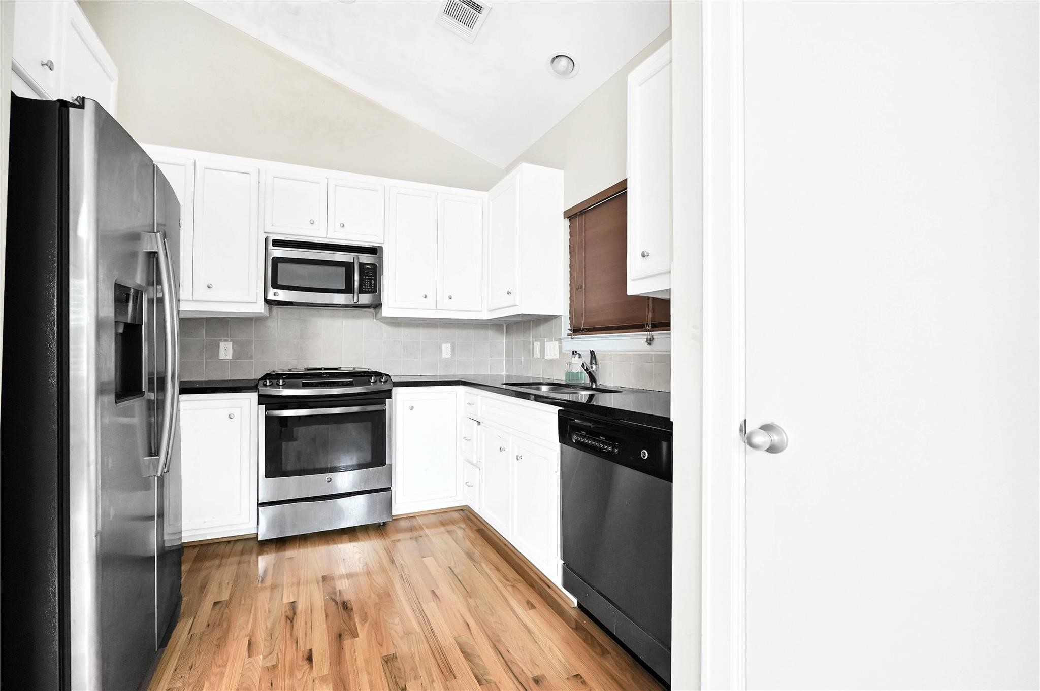 3633 Main Plaza Drive Property Photo 11