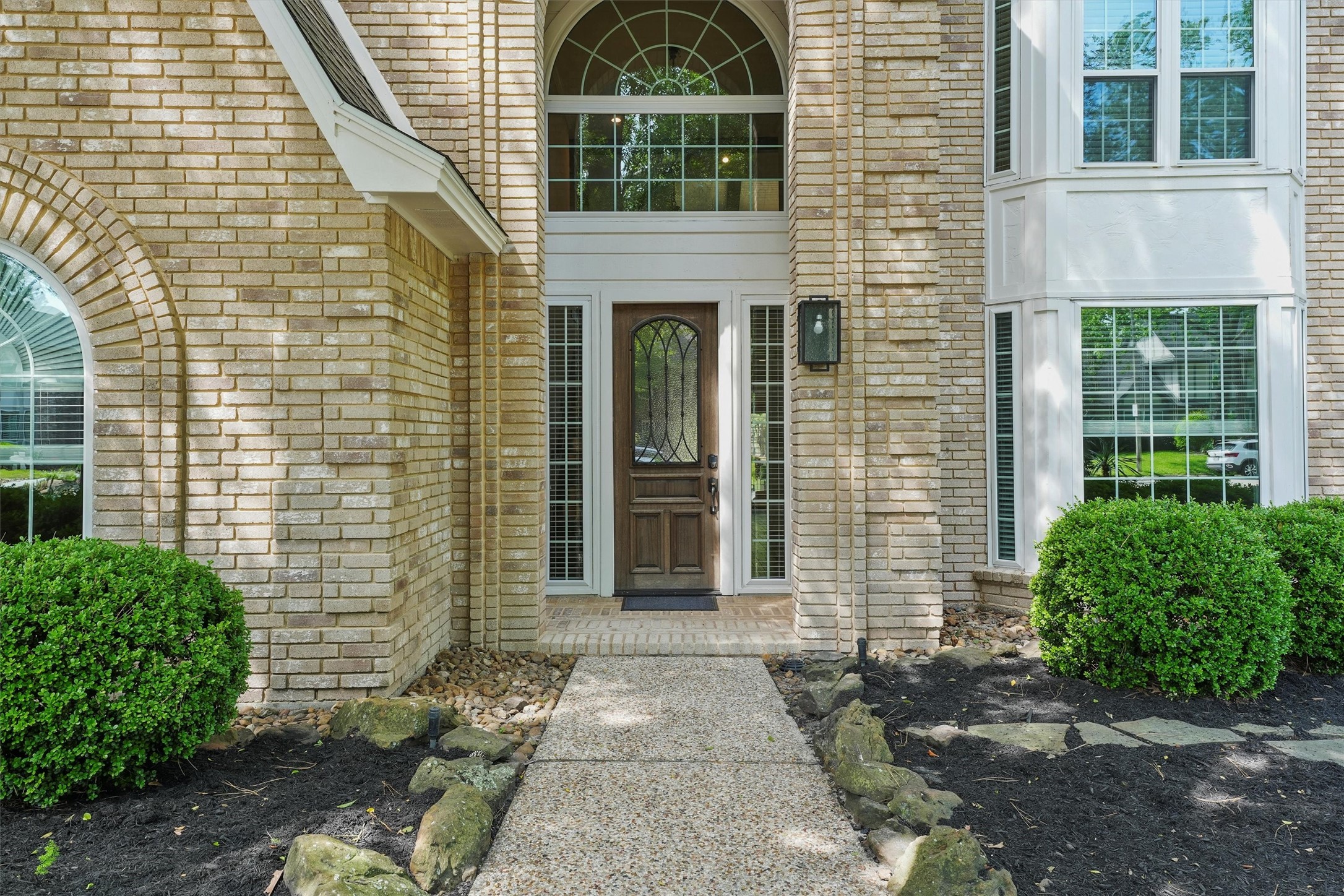 2023 Forest Garden Drive Property Photo 4