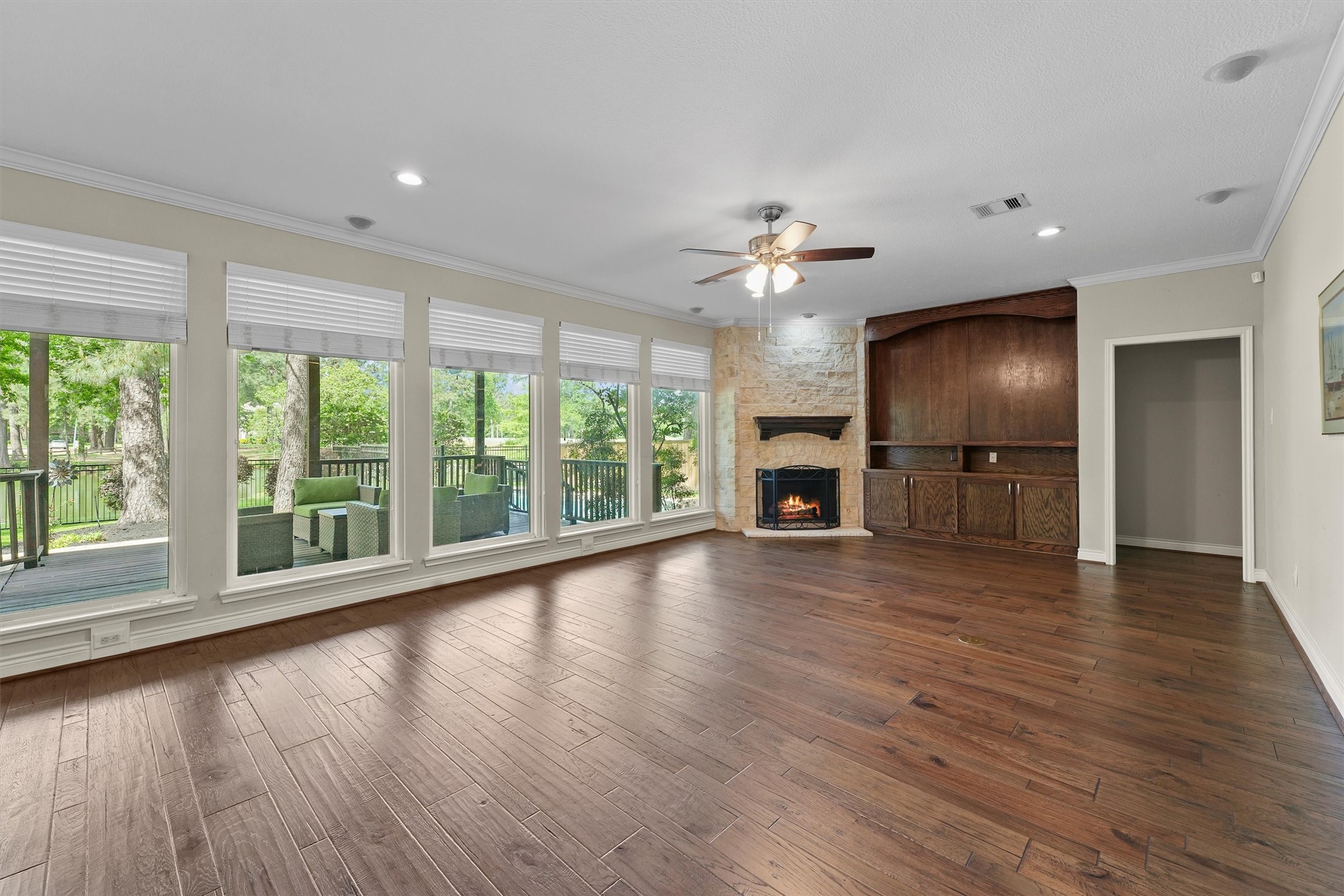 2023 Forest Garden Drive Property Photo 11
