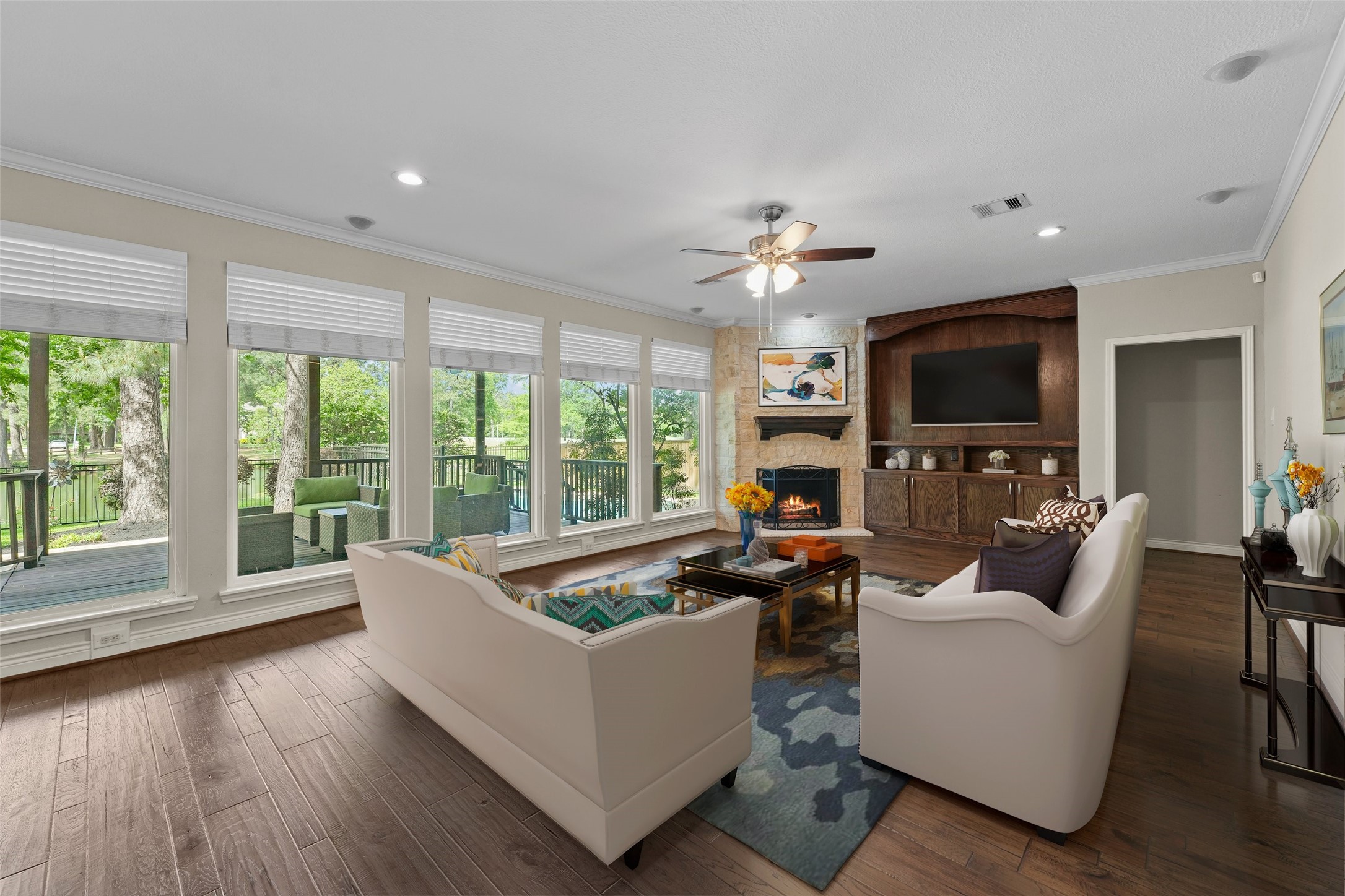 2023 Forest Garden Drive Property Photo 12