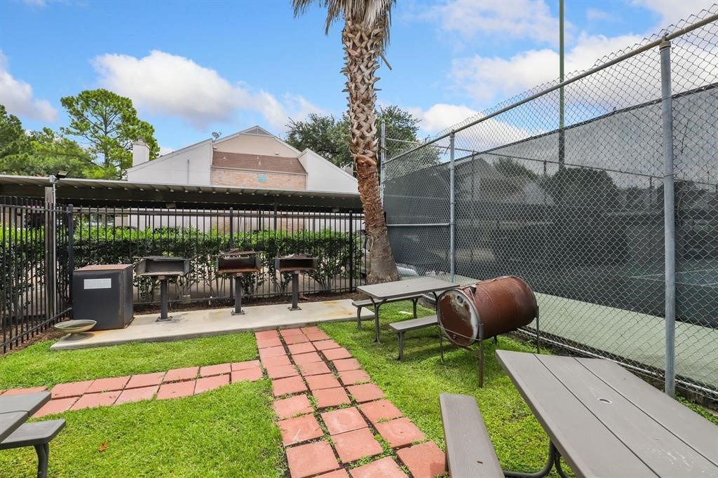 7900 N Stadium Drive 2 Property Photo 10