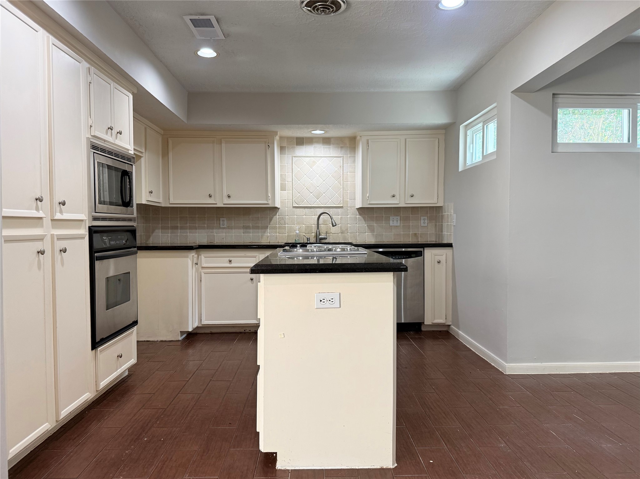 11318 Briar Forest Drive Property Photo 5