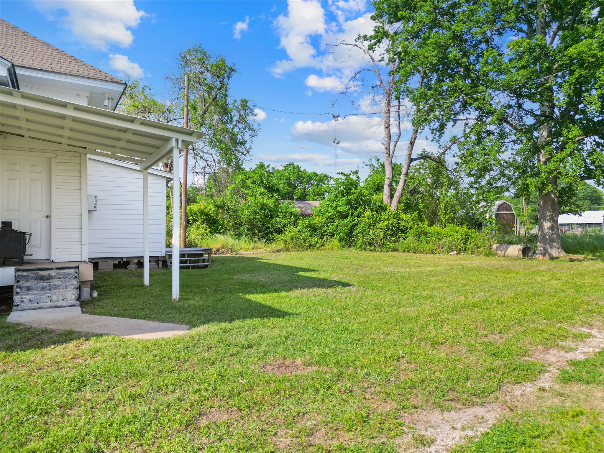 327 S Robb Street Property Photo 17