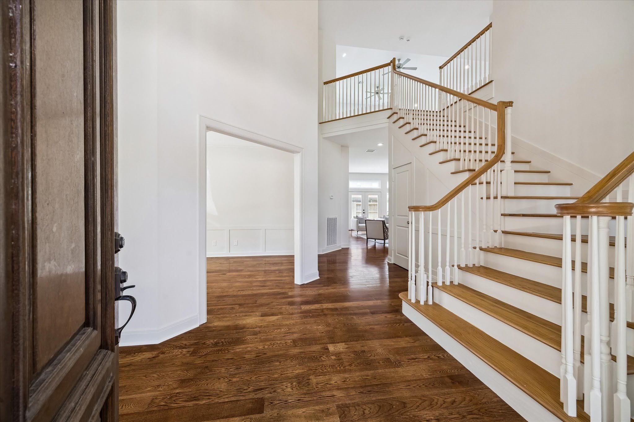 15911 Redwood Place Drive Property Photo 4