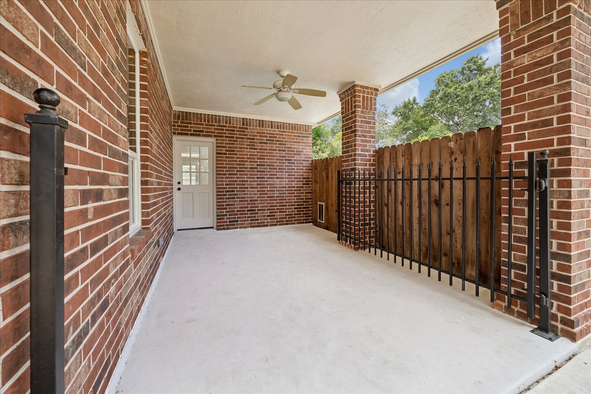 15911 Redwood Place Drive Property Photo 39