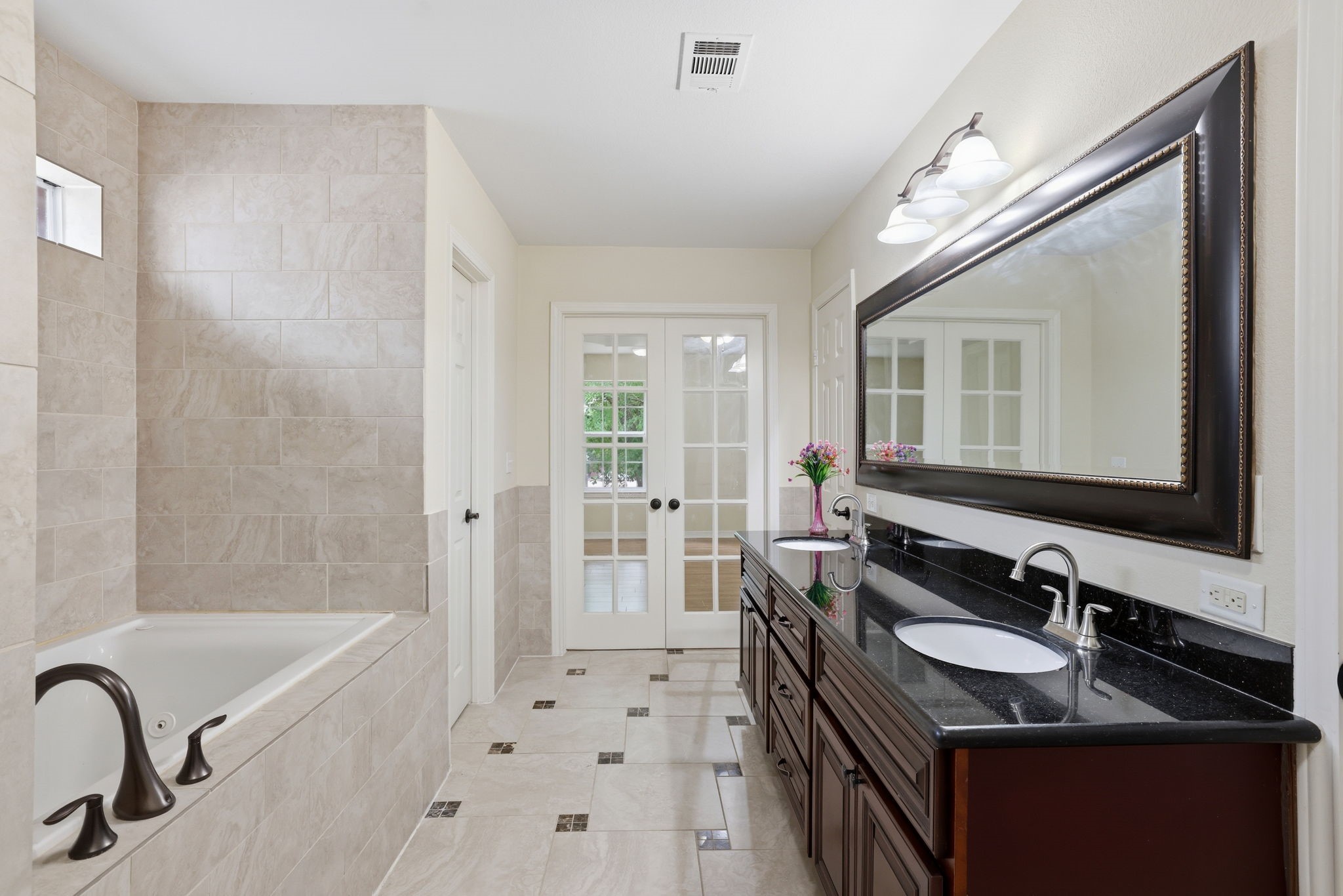 14314 N Cashel Oak Drive Property Photo 9