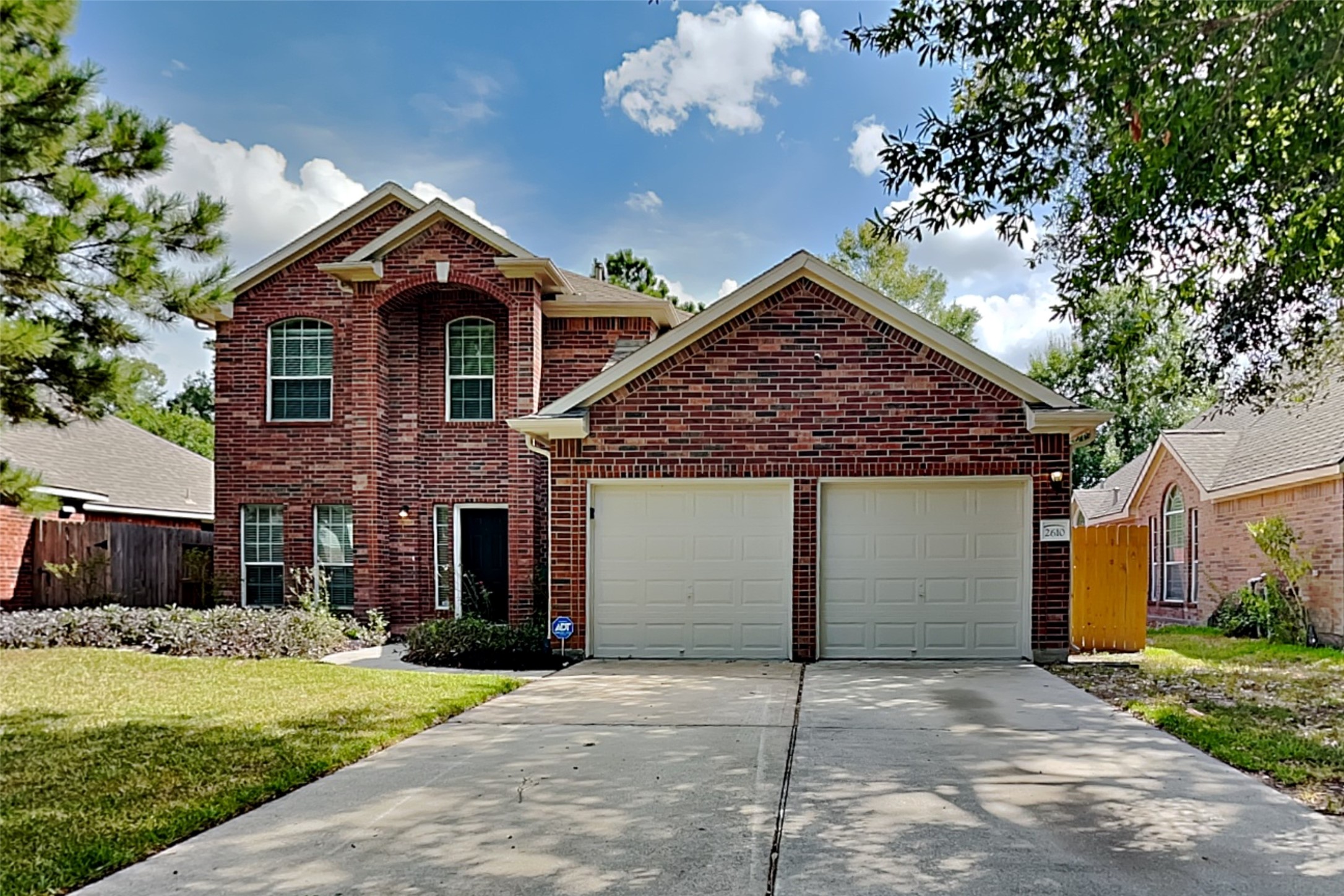 2610 Hilldale Park Lane Property Photo 1