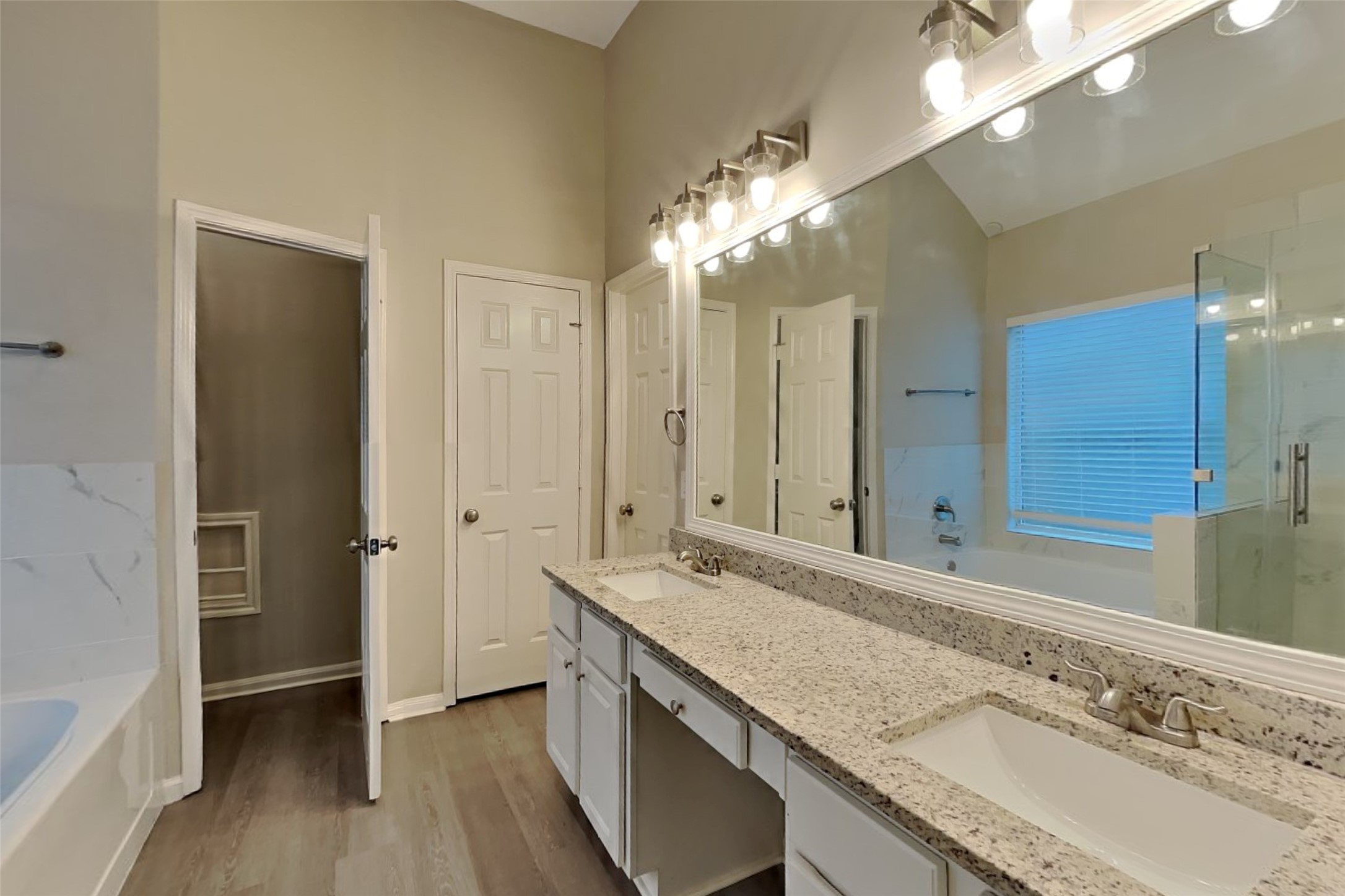 2610 Hilldale Park Lane Property Photo 7