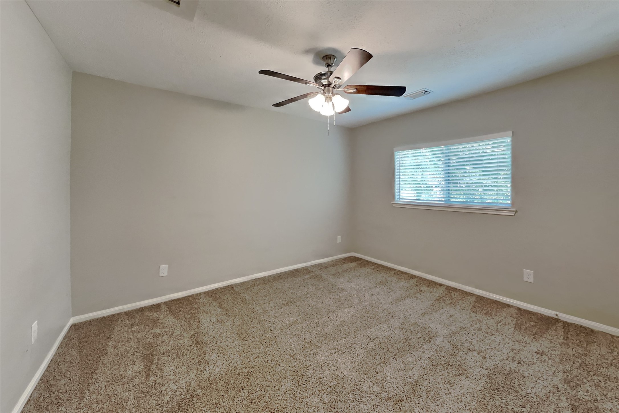 2610 Hilldale Park Lane Property Photo 10