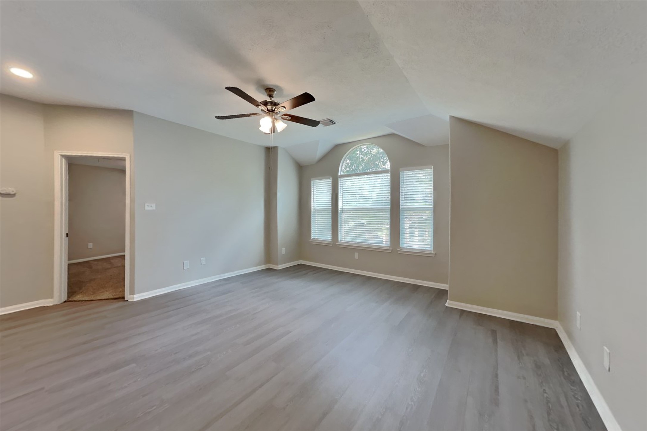 2610 Hilldale Park Lane Property Photo 17