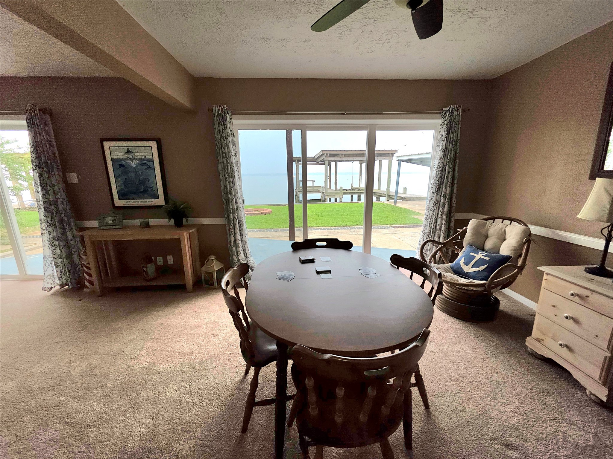 398 Lakeshore S Property Photo 13