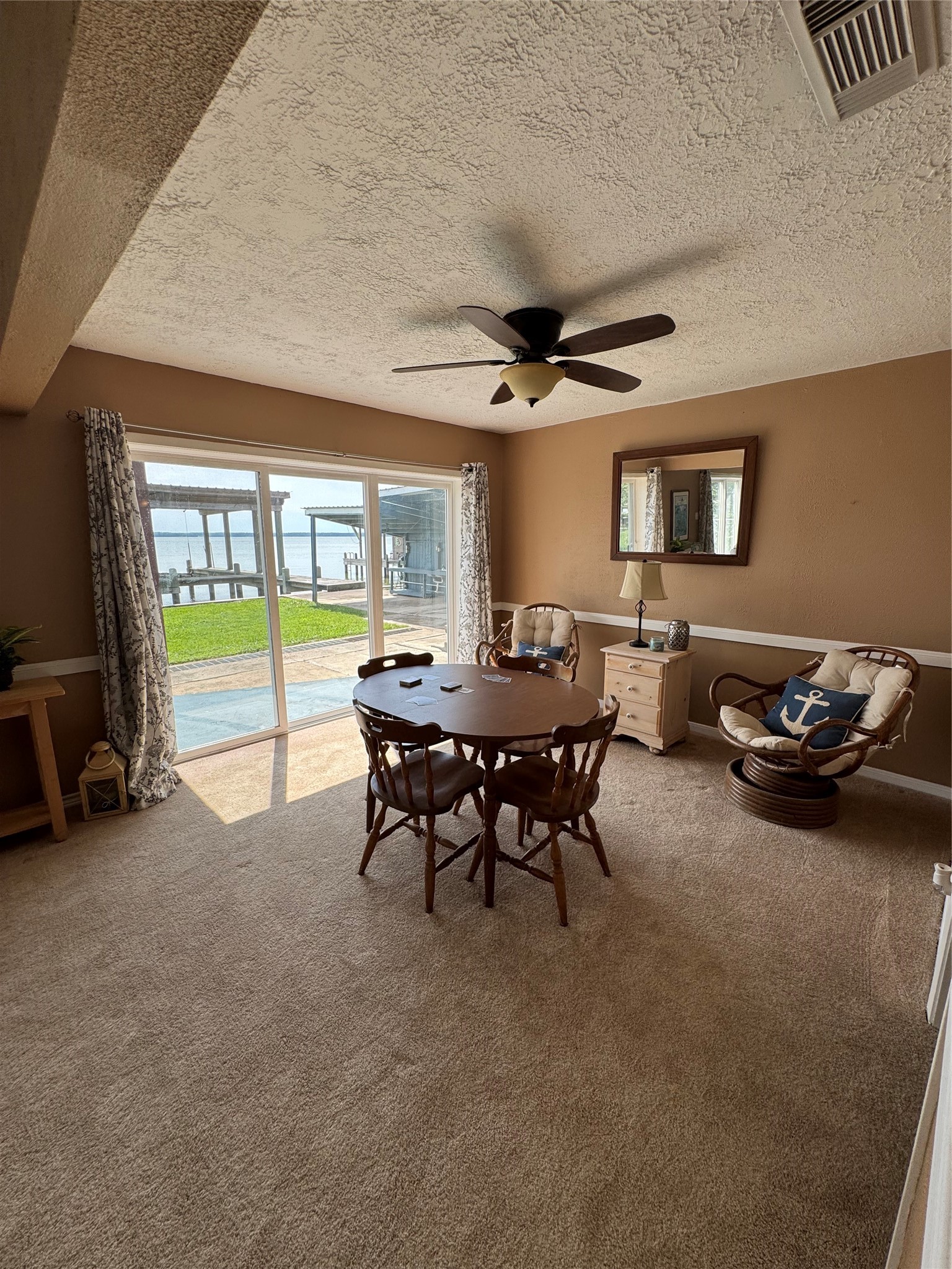 398 Lakeshore S Property Photo 19