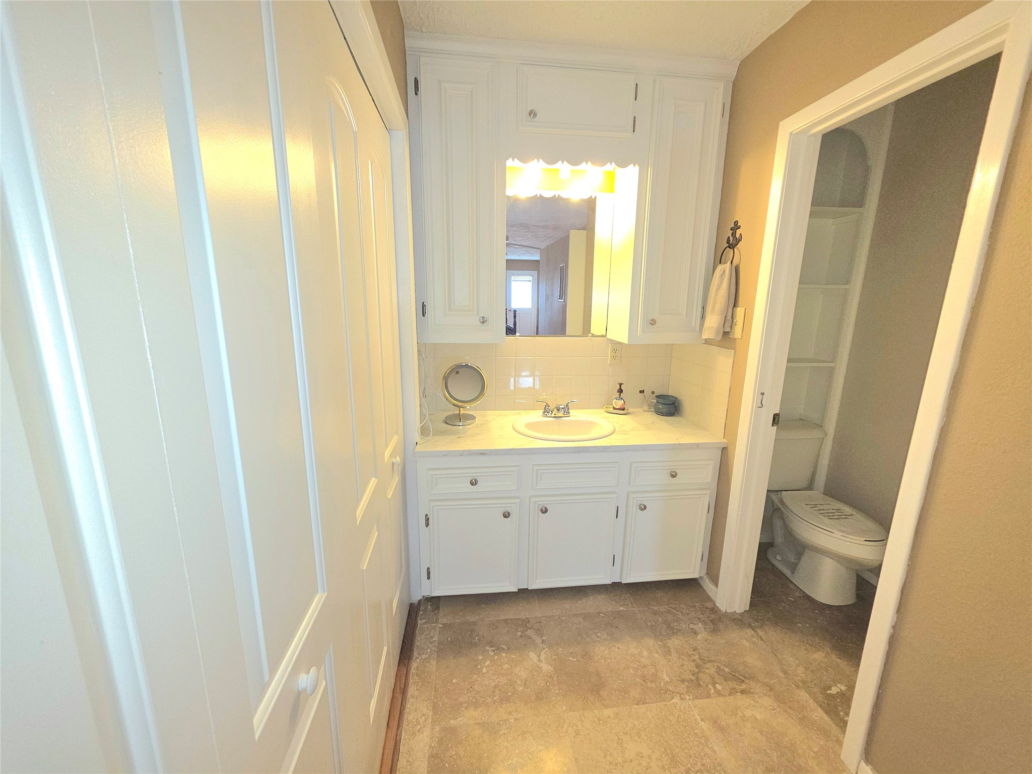 398 Lakeshore S Property Photo 25