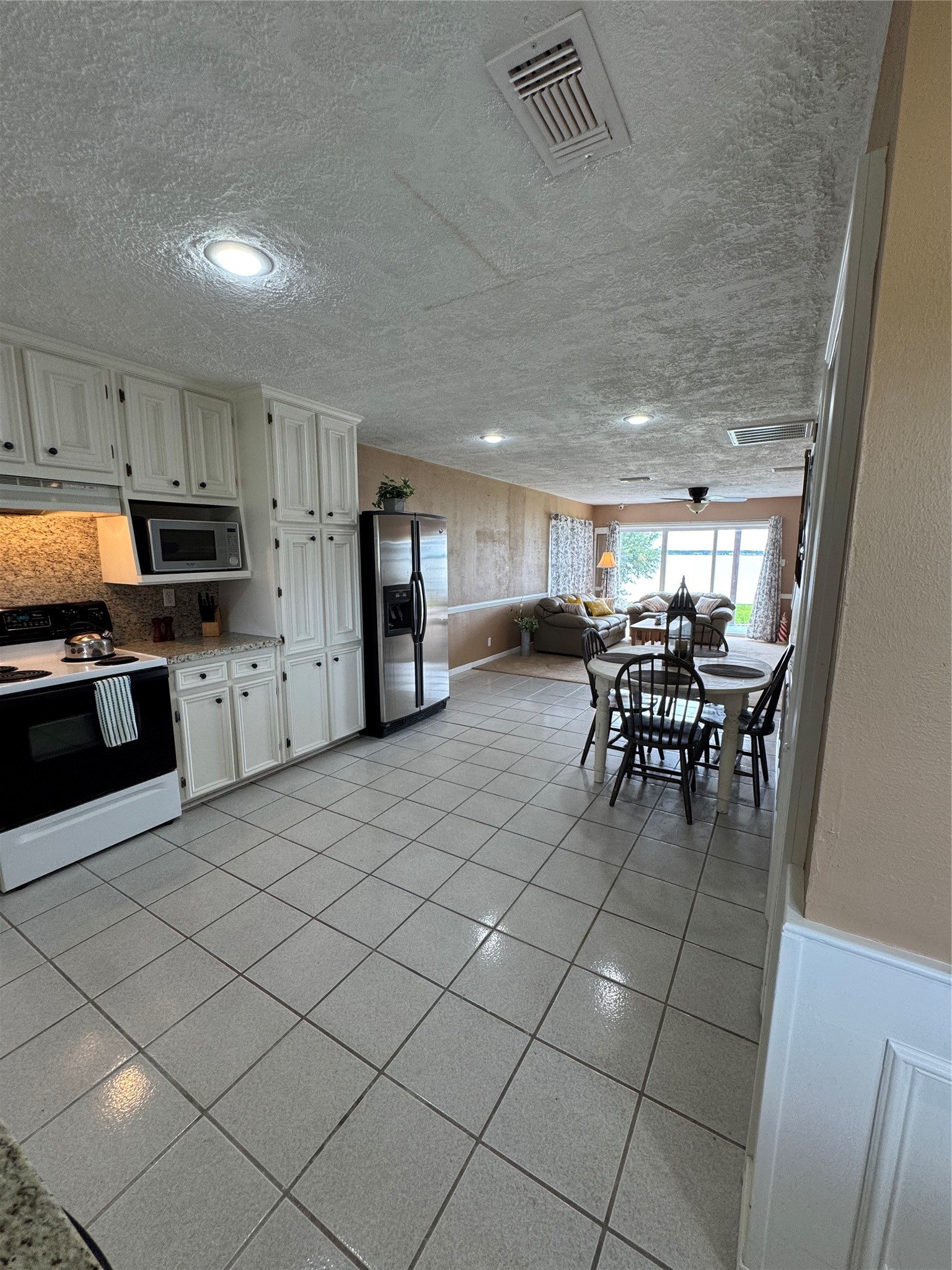 398 Lakeshore S Property Photo 50