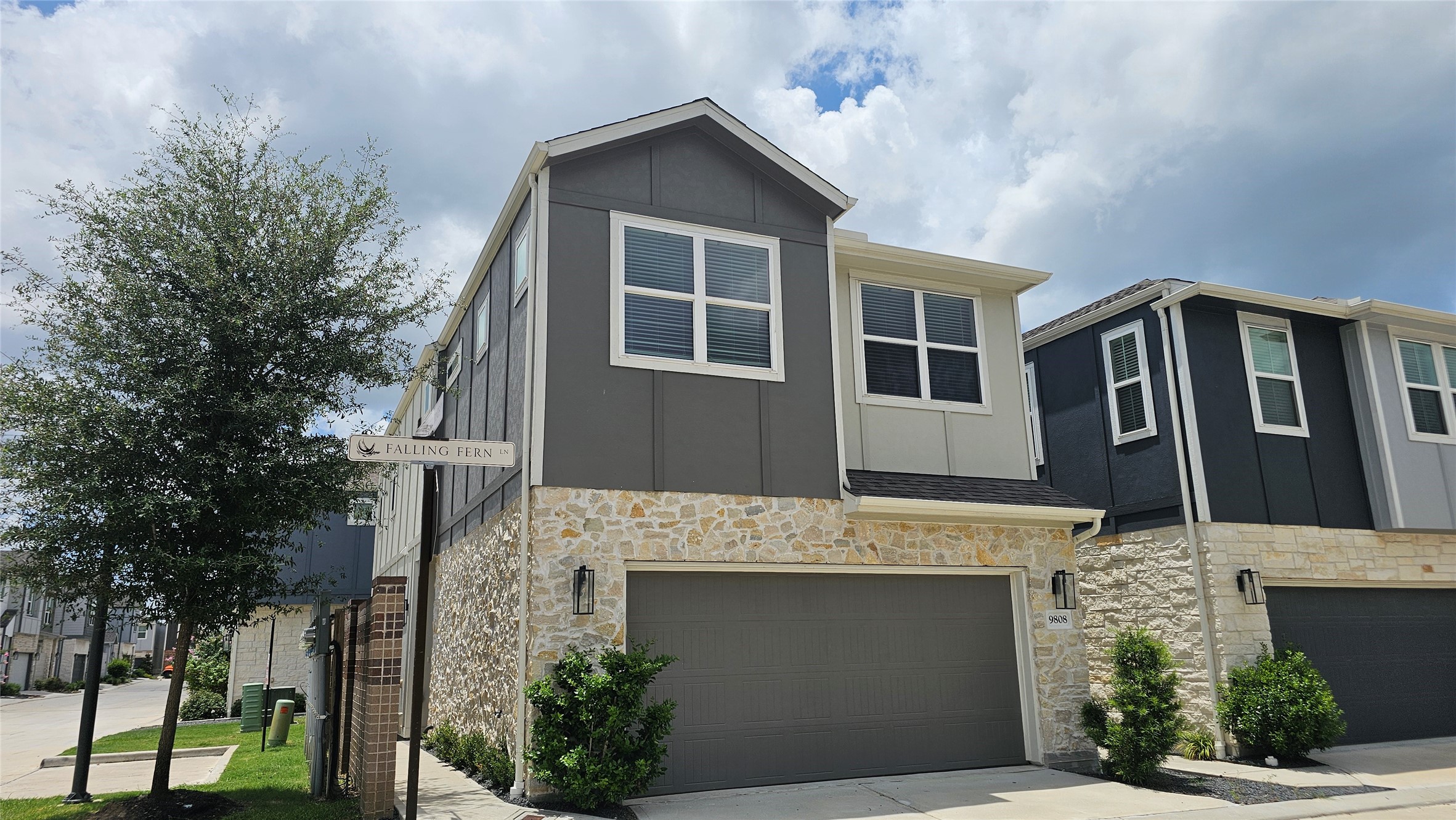 9808 Falling Fern Lane Property Photo 1