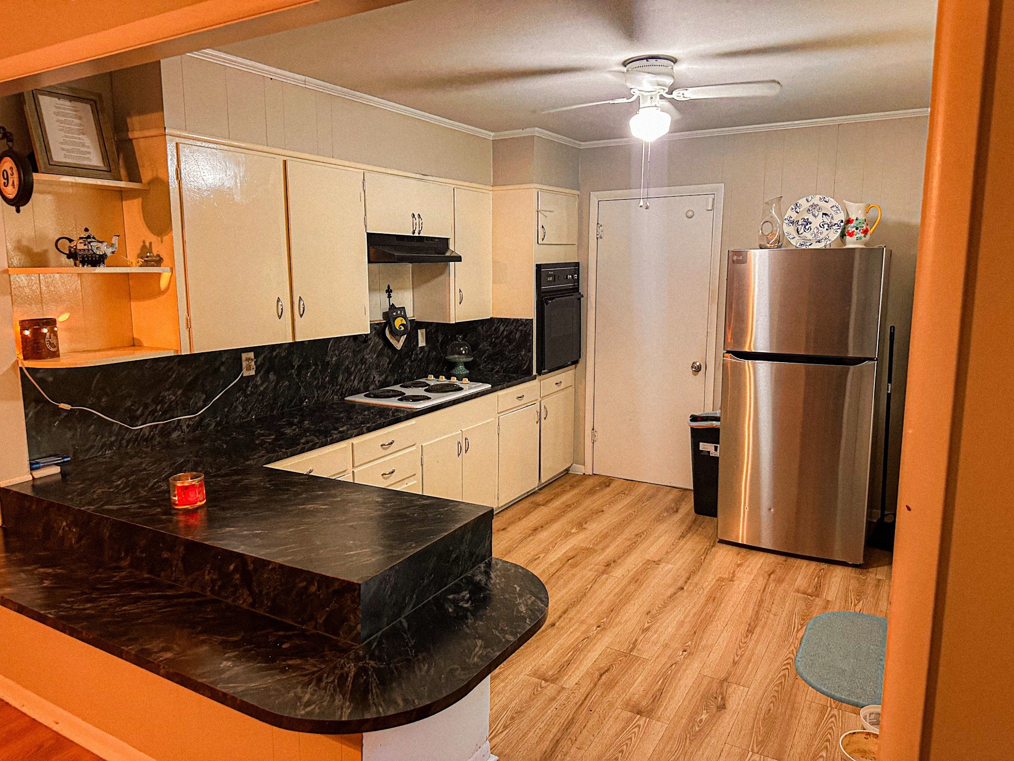 459 Davis Street Property Photo 4