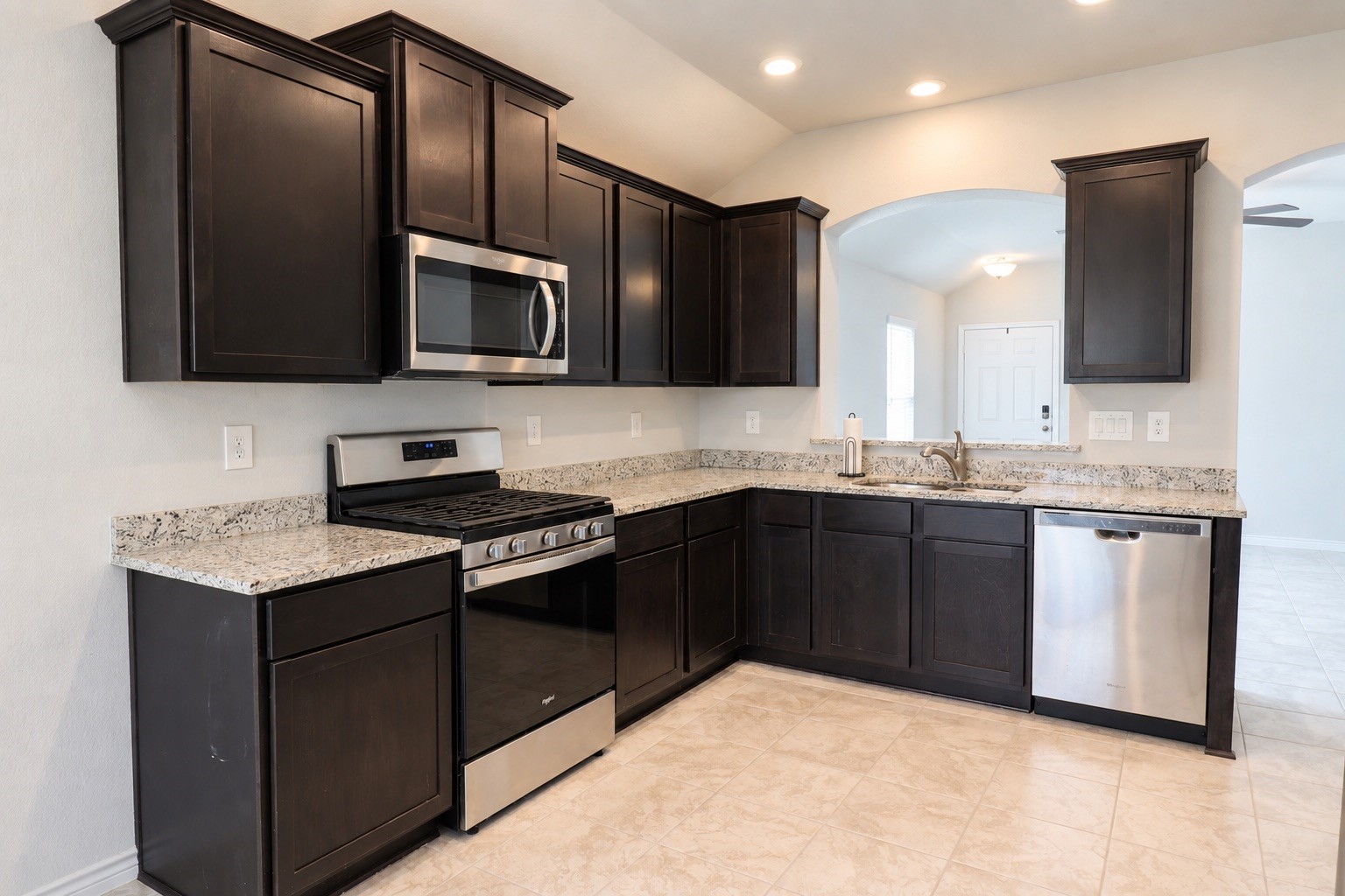 1008 Fannin Street Property Photo 6