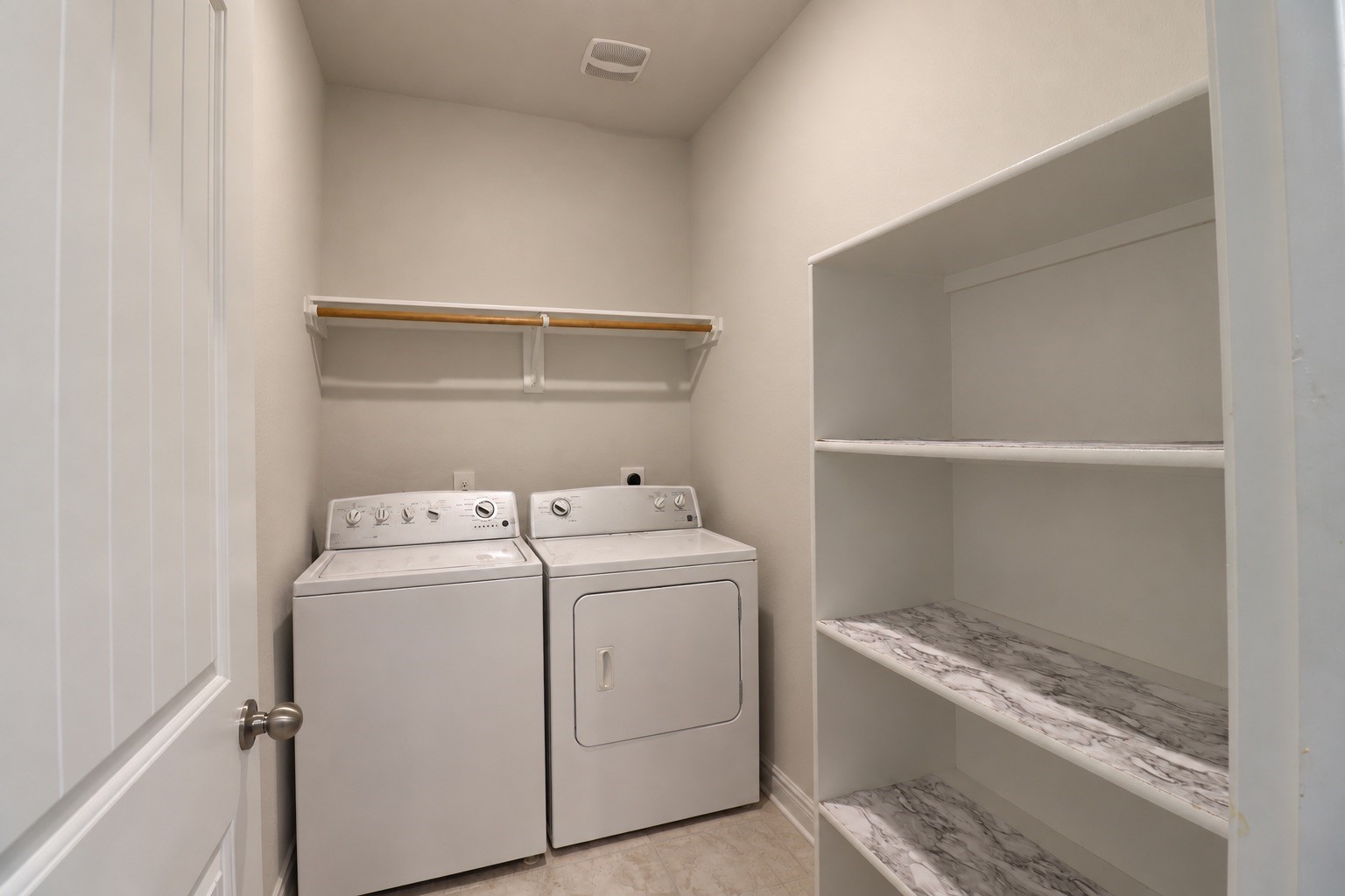 1008 Fannin Street Property Photo 14