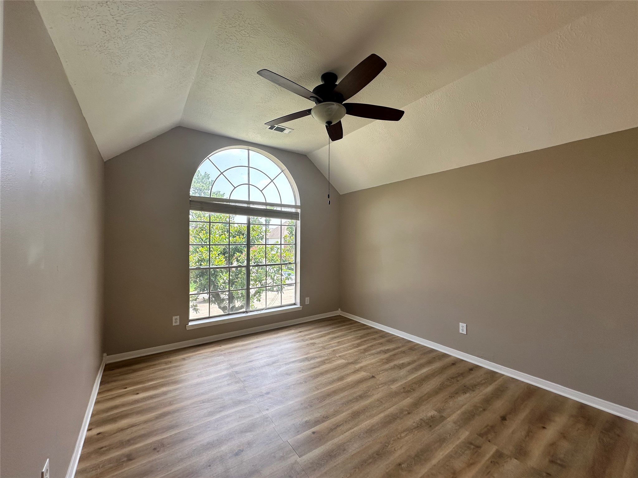 13315 Denver Oaks Drive Property Photo 4