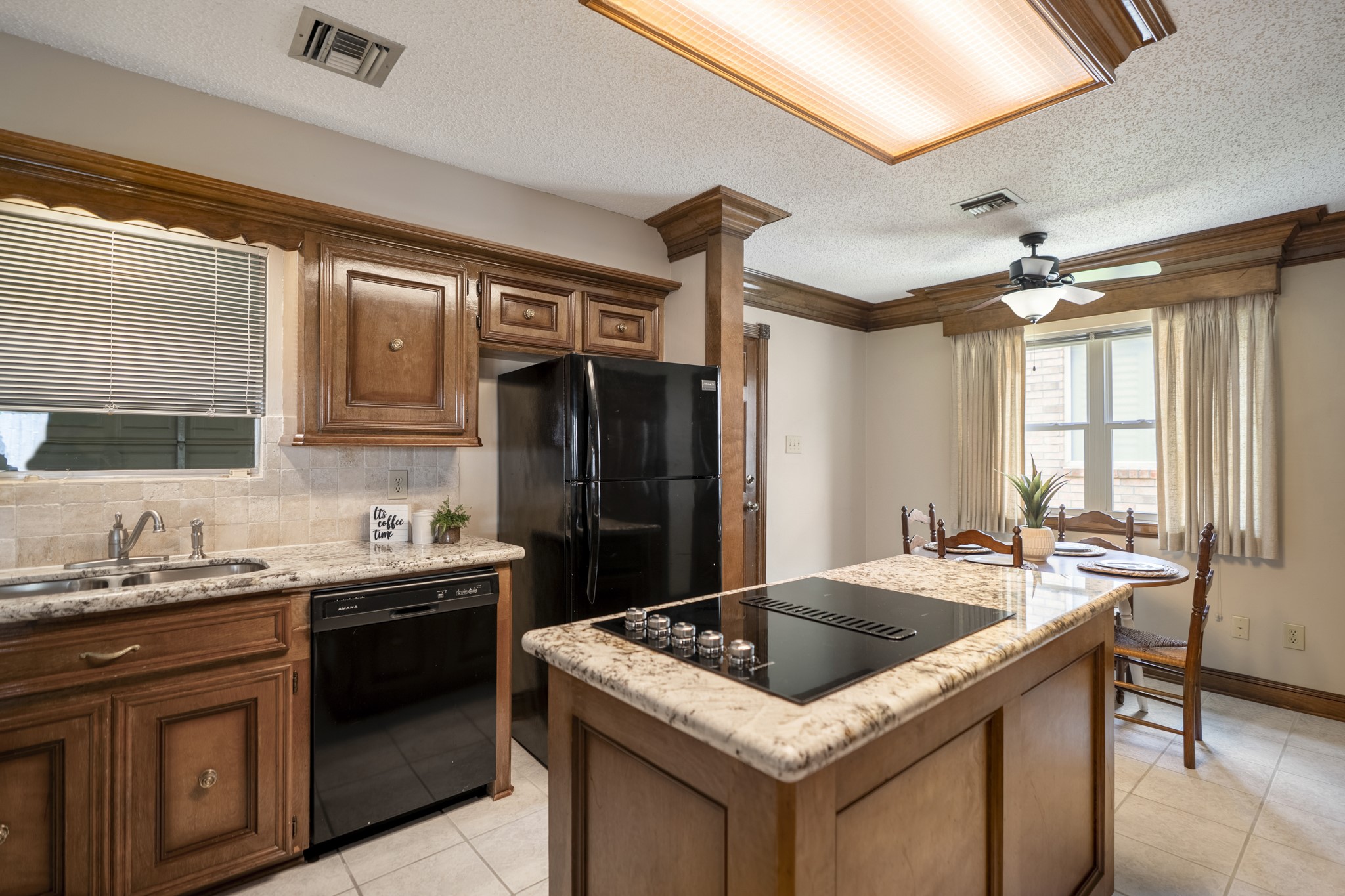 350 Champions Colony Iii Property Photo 8