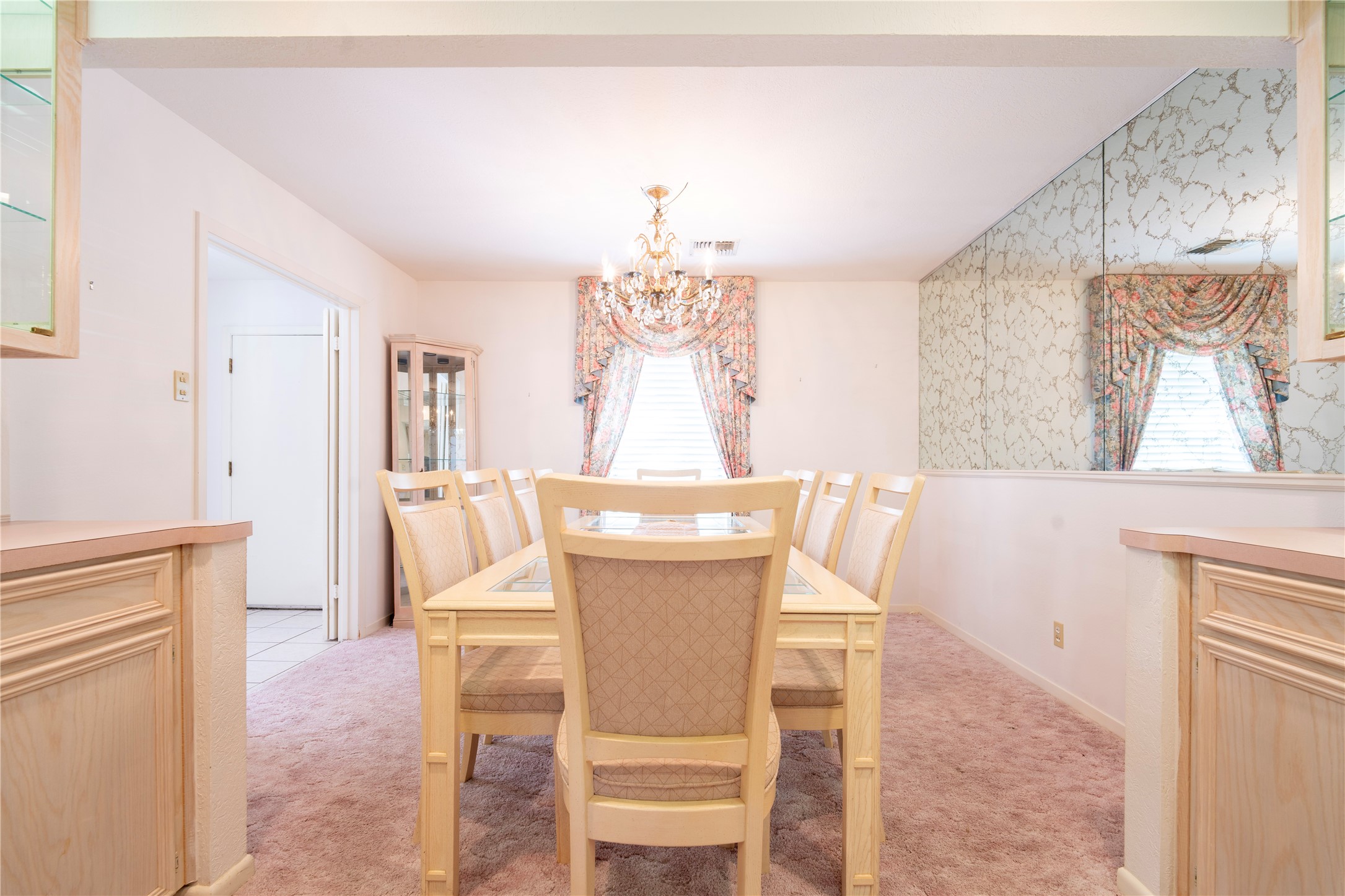 1716 Tara Circle Property Photo 5
