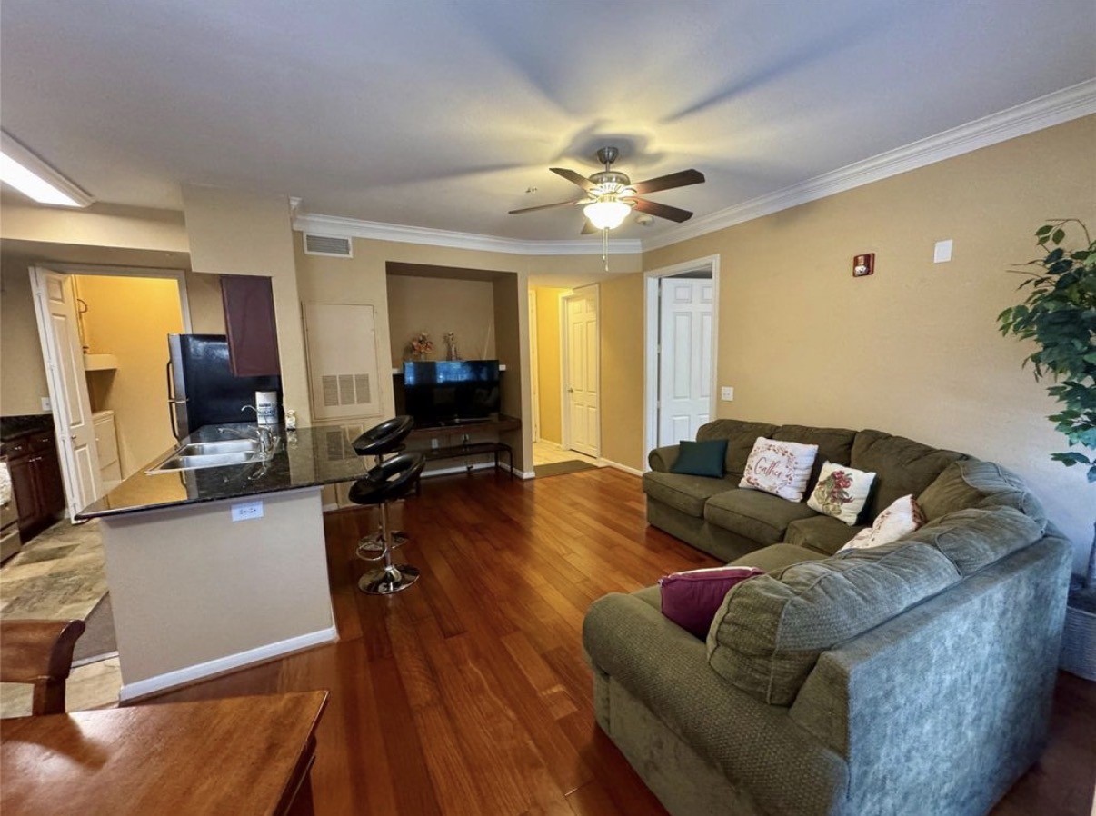 7575 Kirby Drive 1113 Property Photo 13