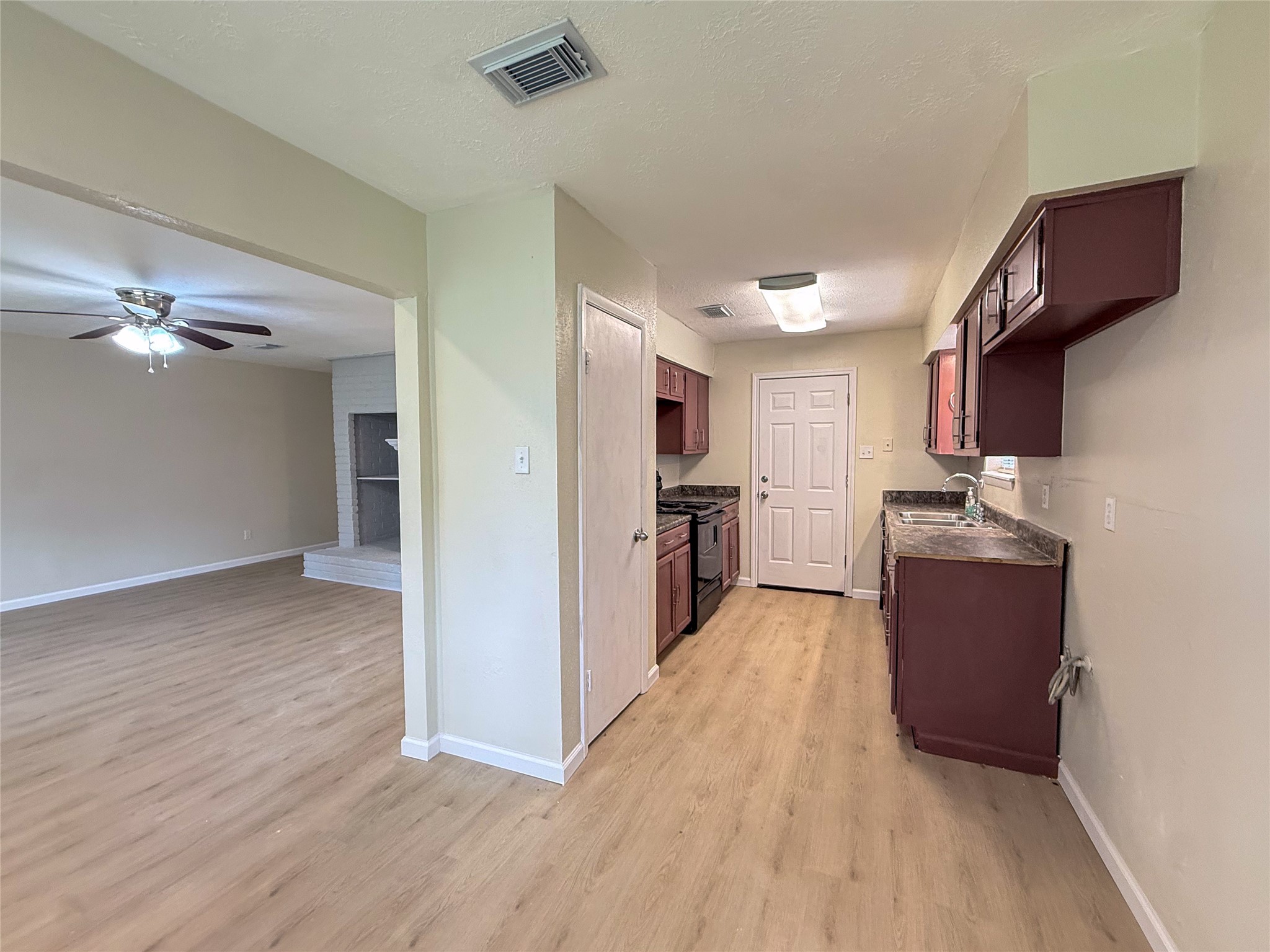 4251 Rosegate Drive Property Photo 3