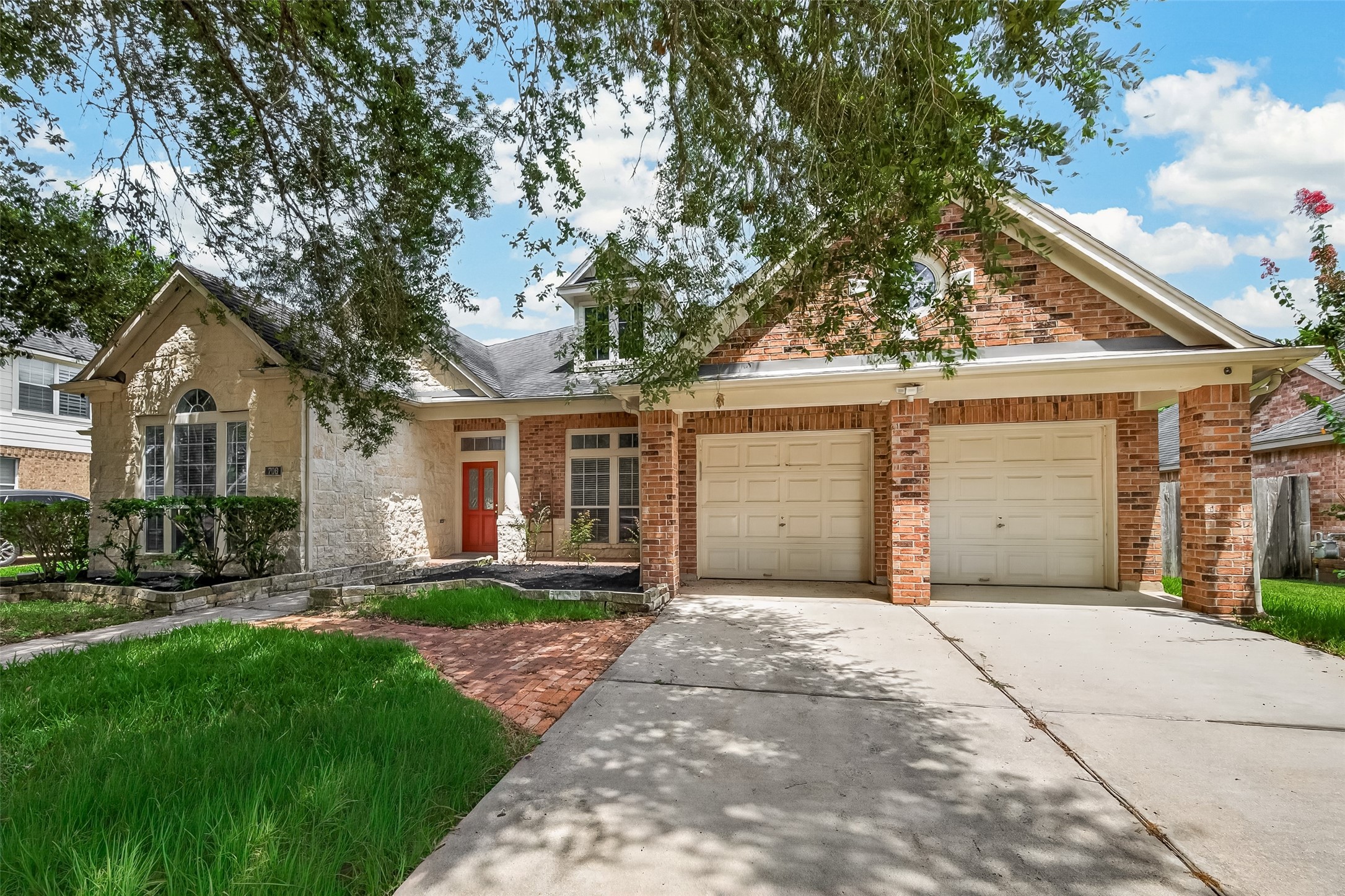 706 Silver Creek Circle Property Photo 4