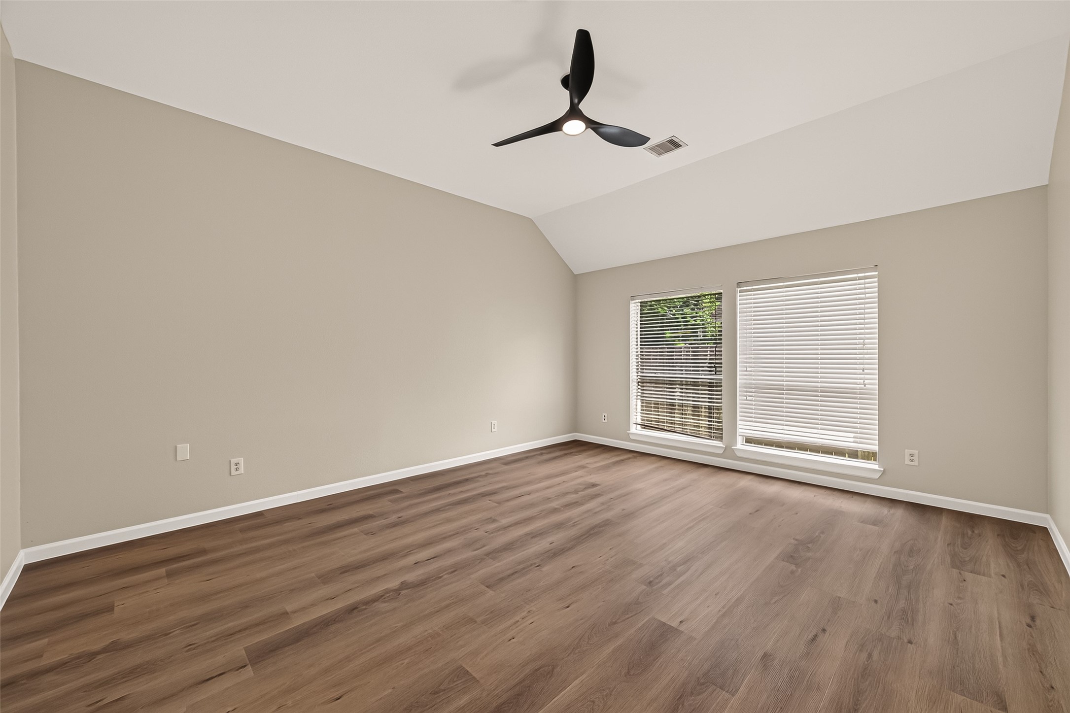 706 Silver Creek Circle Property Photo 18