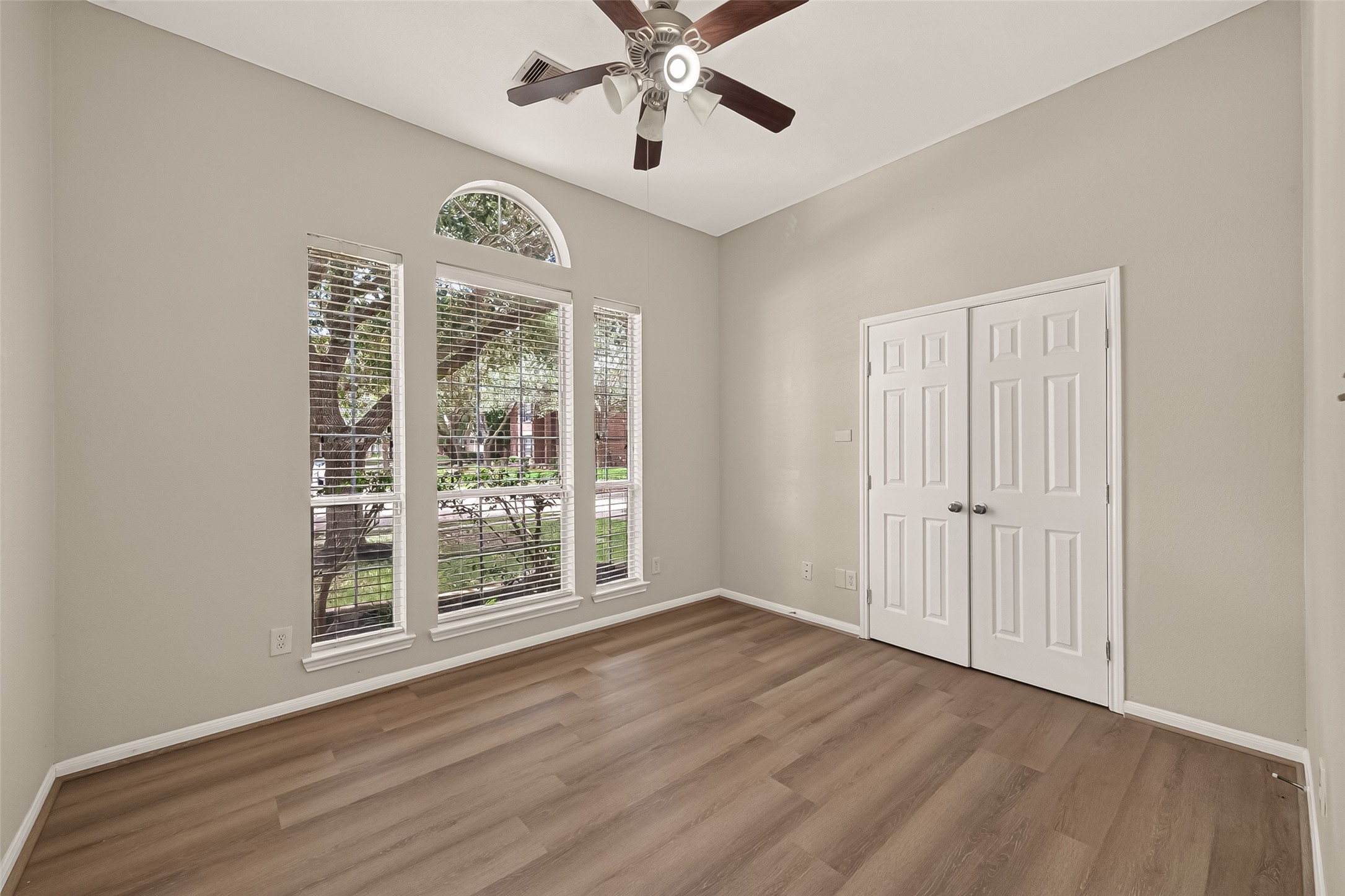 706 Silver Creek Circle Property Photo 33