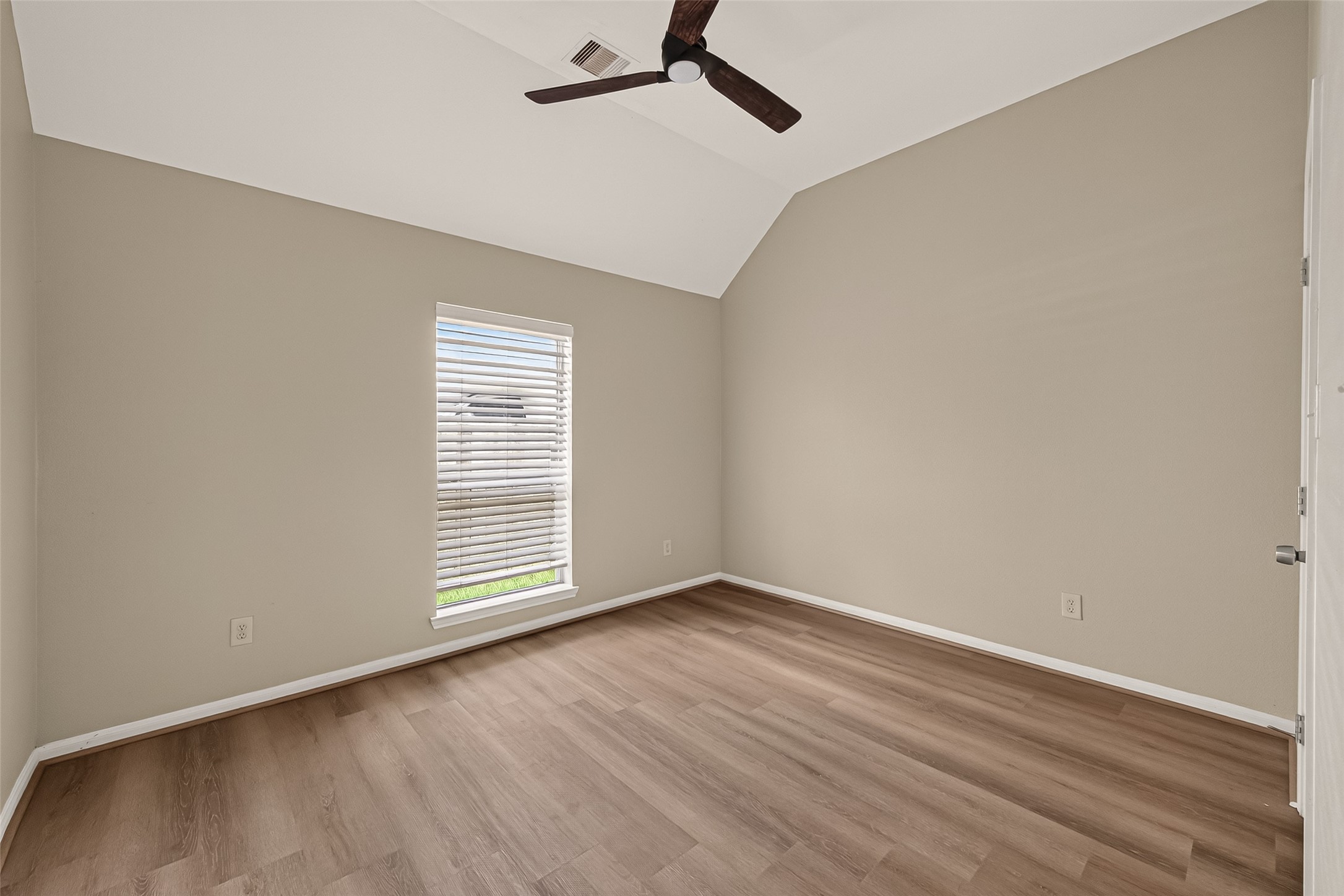 706 Silver Creek Circle Property Photo 35