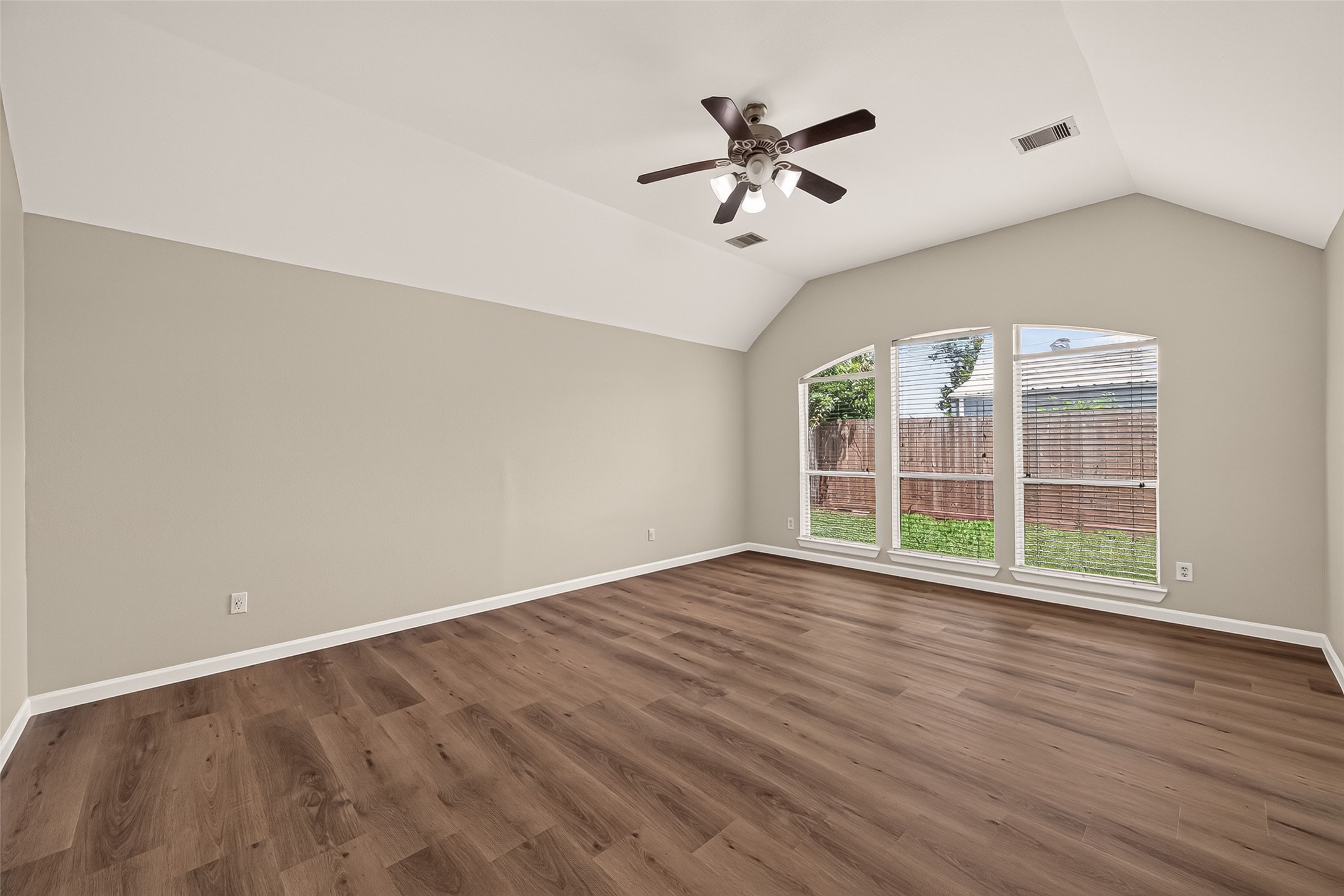 706 Silver Creek Circle Property Photo 41