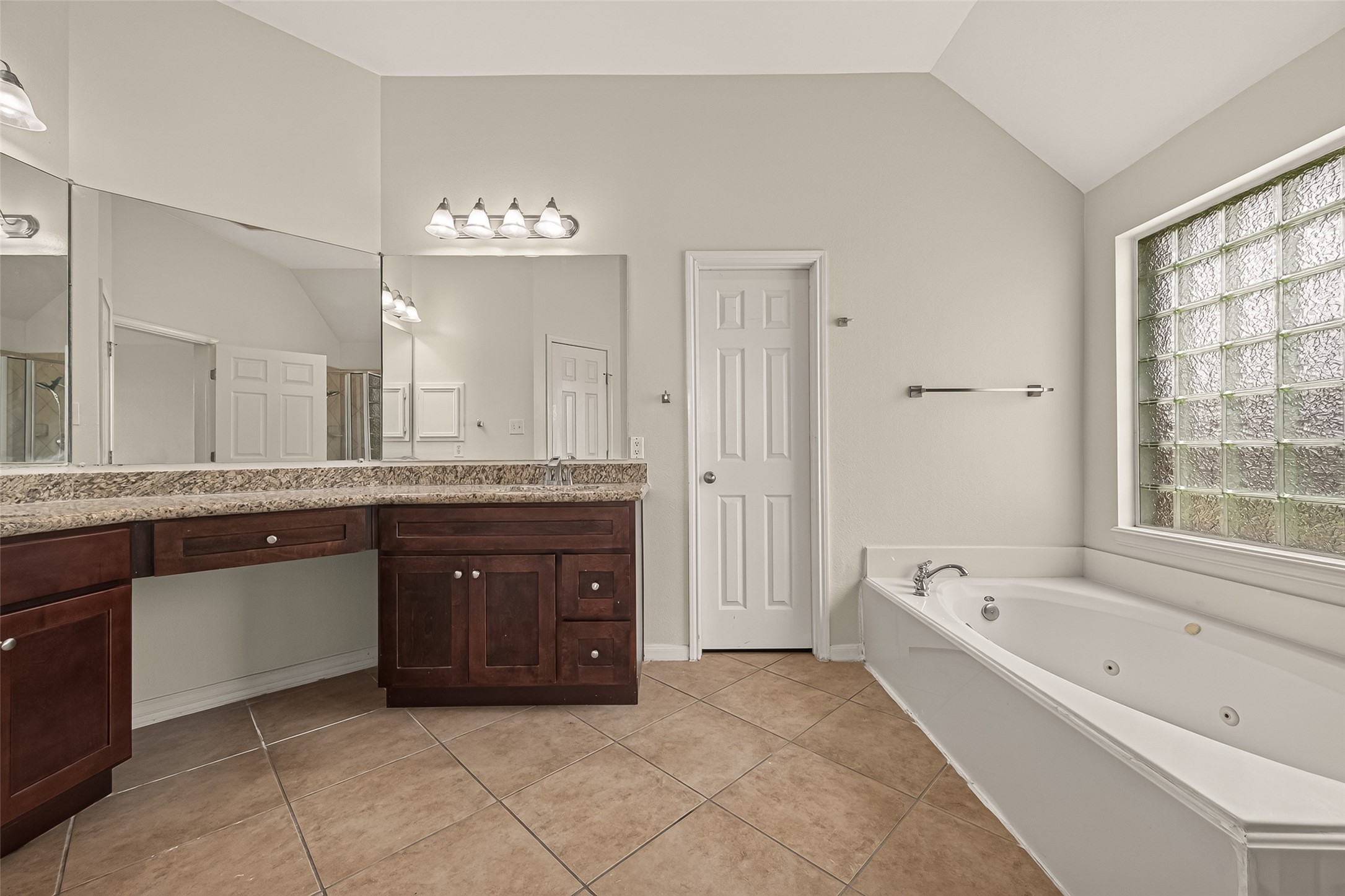 706 Silver Creek Circle Property Photo 44