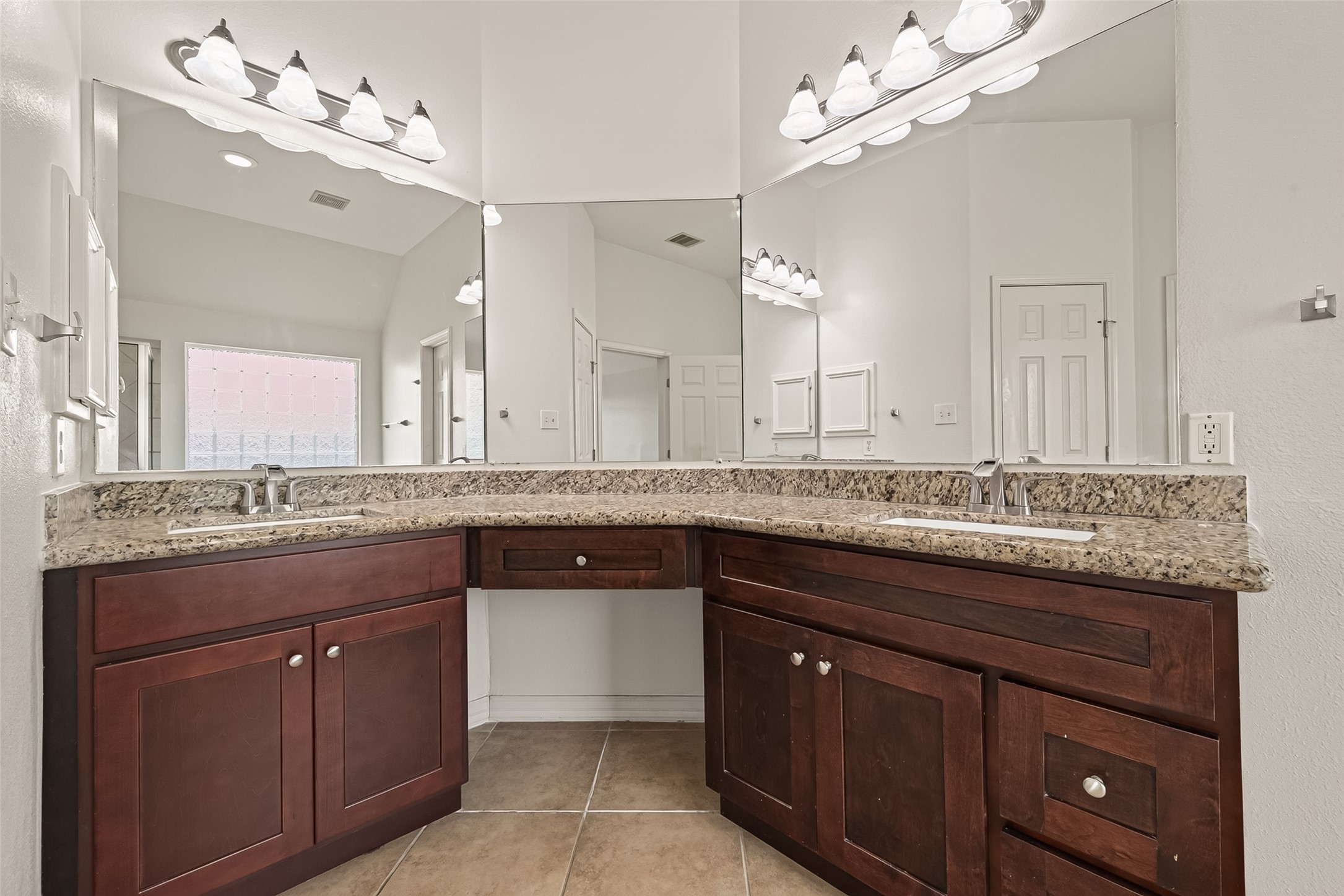 706 Silver Creek Circle Property Photo 45