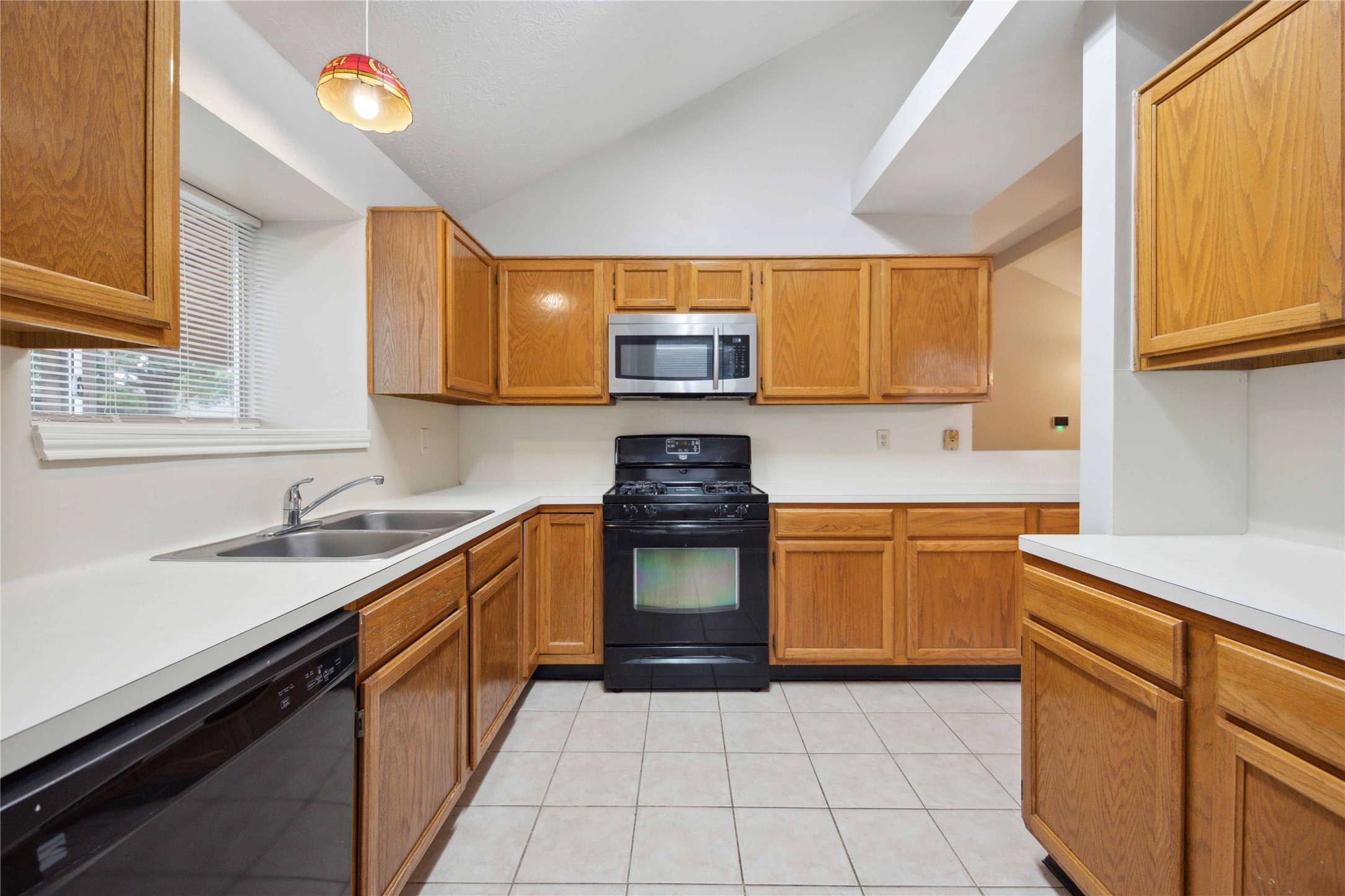 20323 Pinefield Lane Property Photo 11