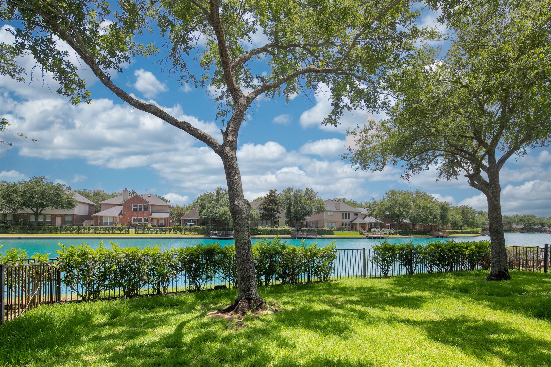 8306 Golden Harbour Property Photo 1