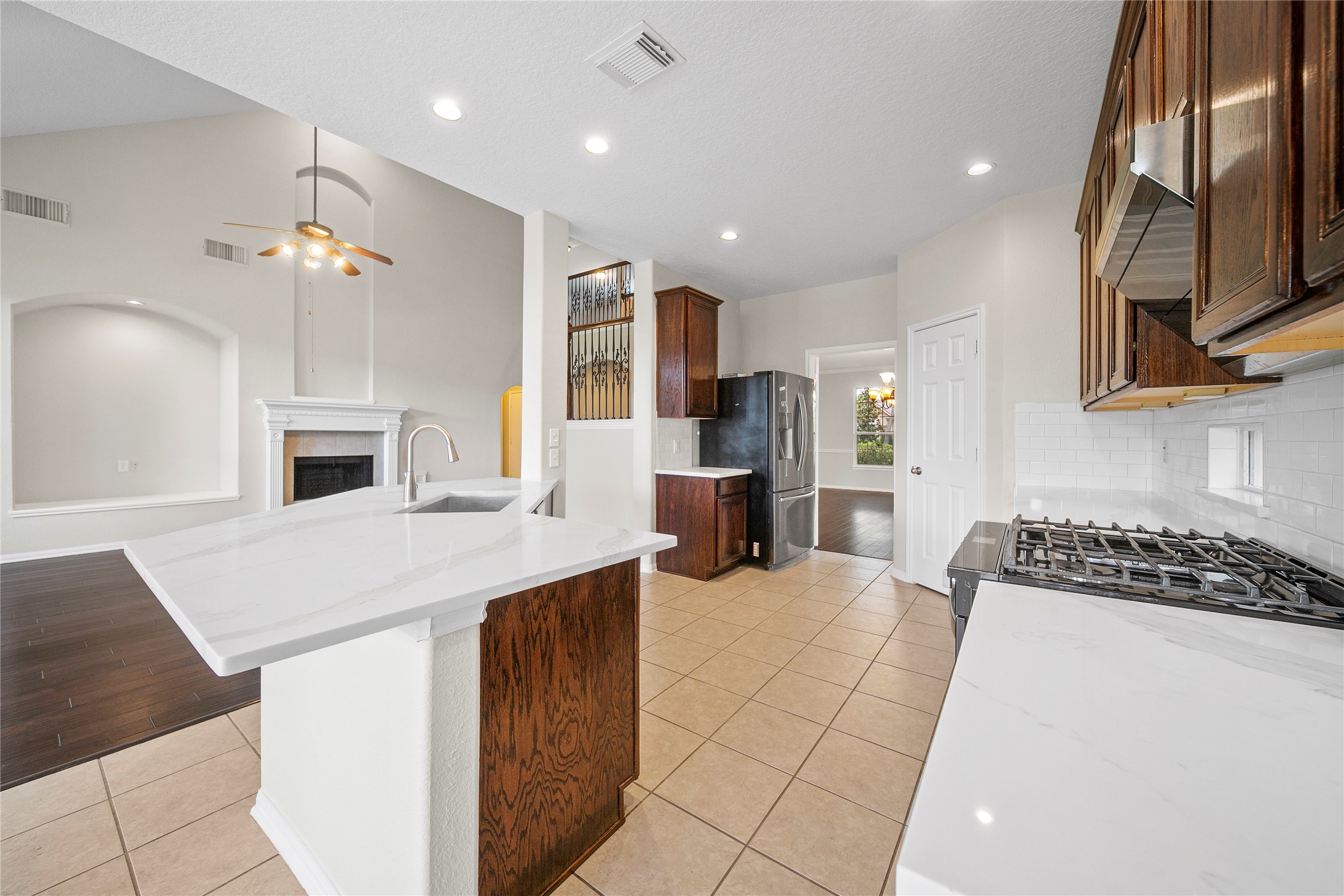 8306 Golden Harbour Property Photo 18