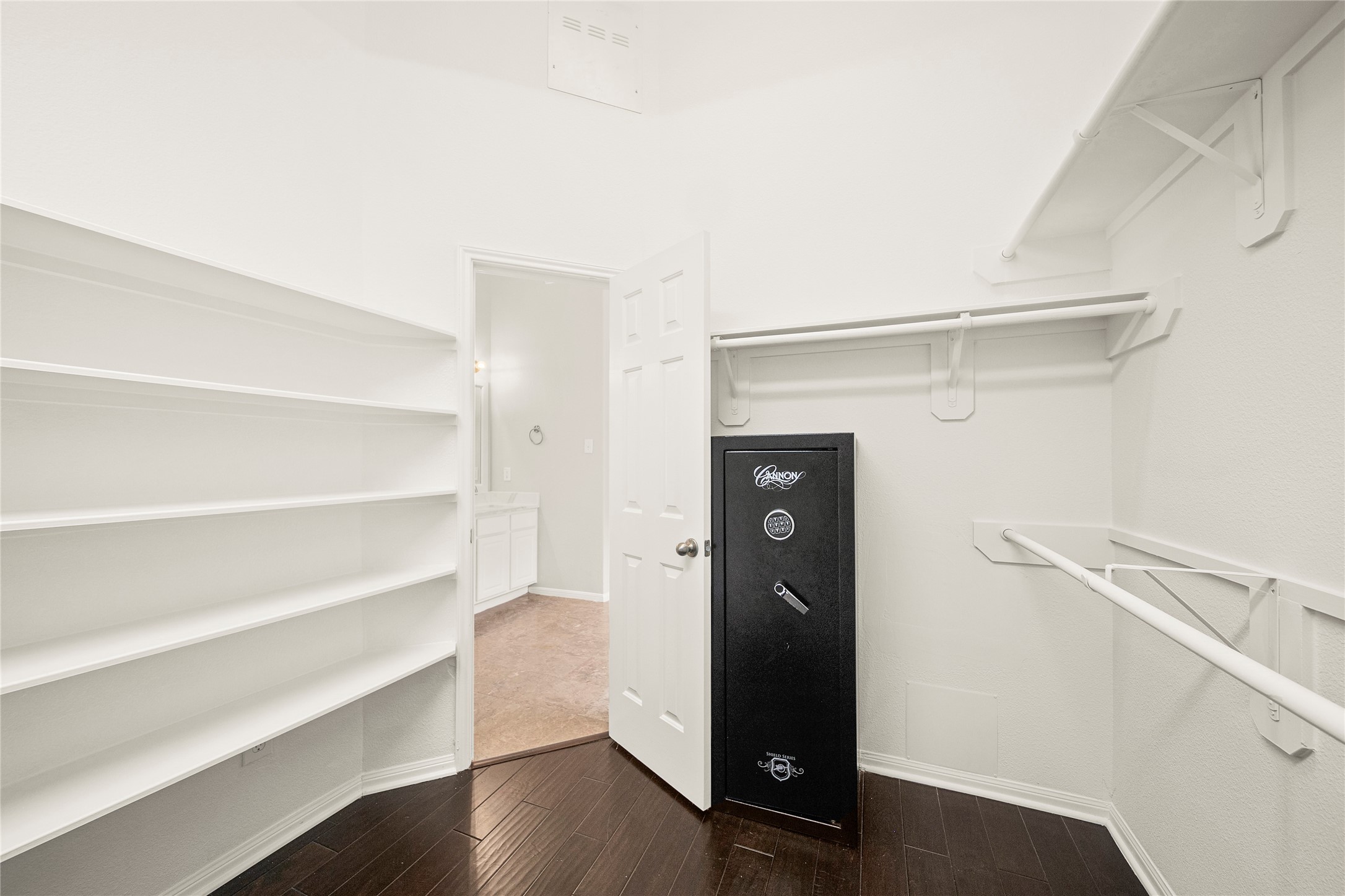 8306 Golden Harbour Property Photo 21