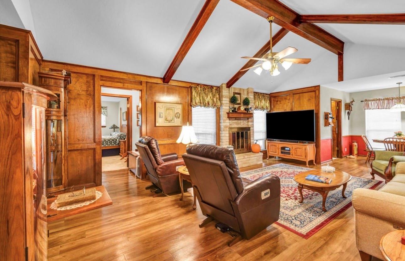 102 Raintree Lane, Lake Jackson Tx 77566 Property Photo 10