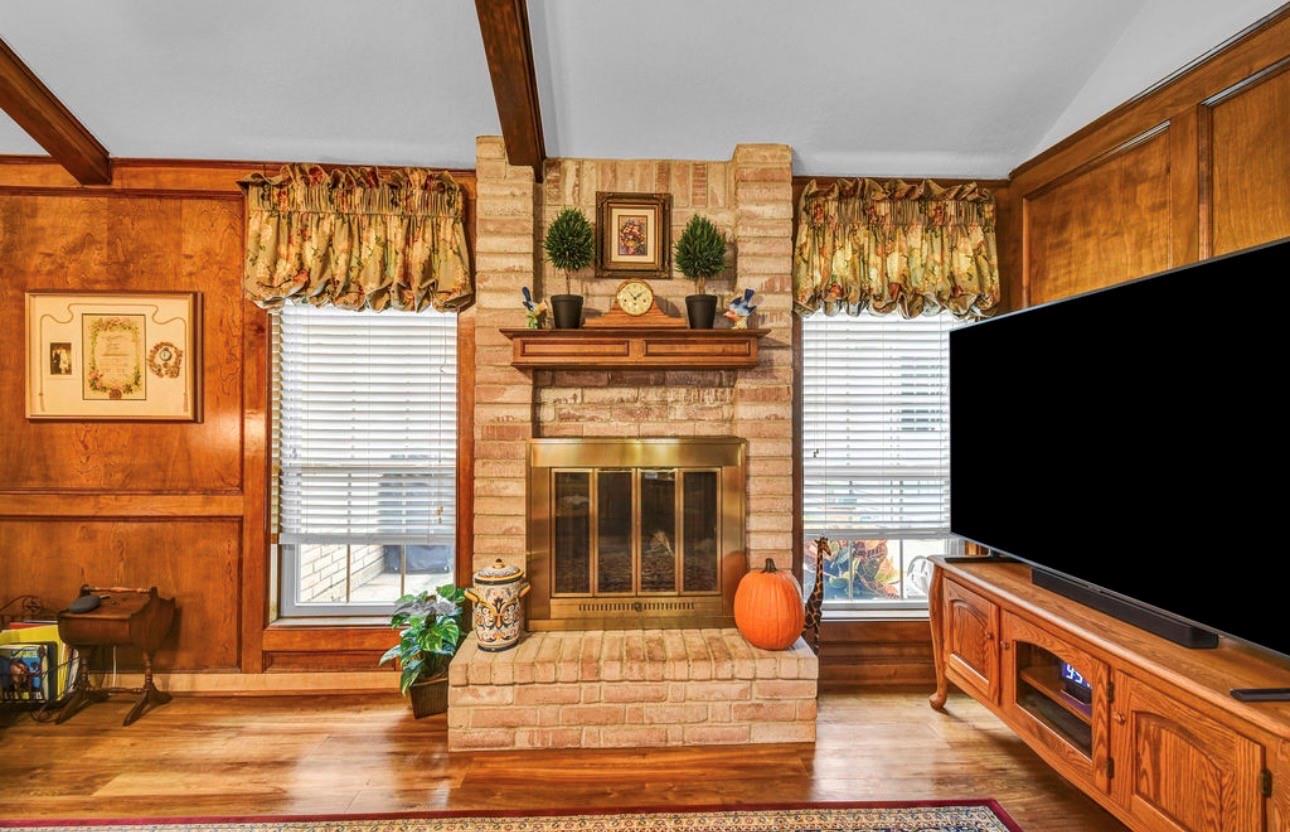 102 Raintree Lane, Lake Jackson Tx 77566 Property Photo 13