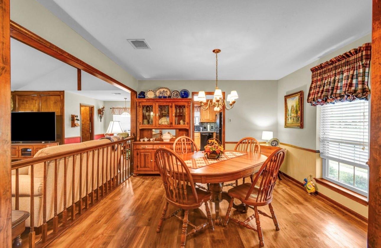 102 Raintree Lane, Lake Jackson Tx 77566 Property Photo 15