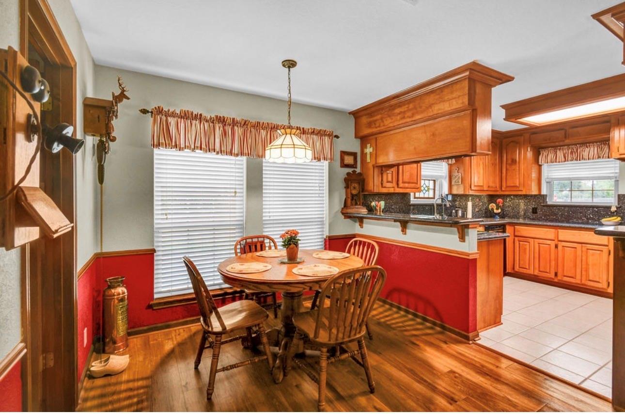 102 Raintree Lane, Lake Jackson Tx 77566 Property Photo 22