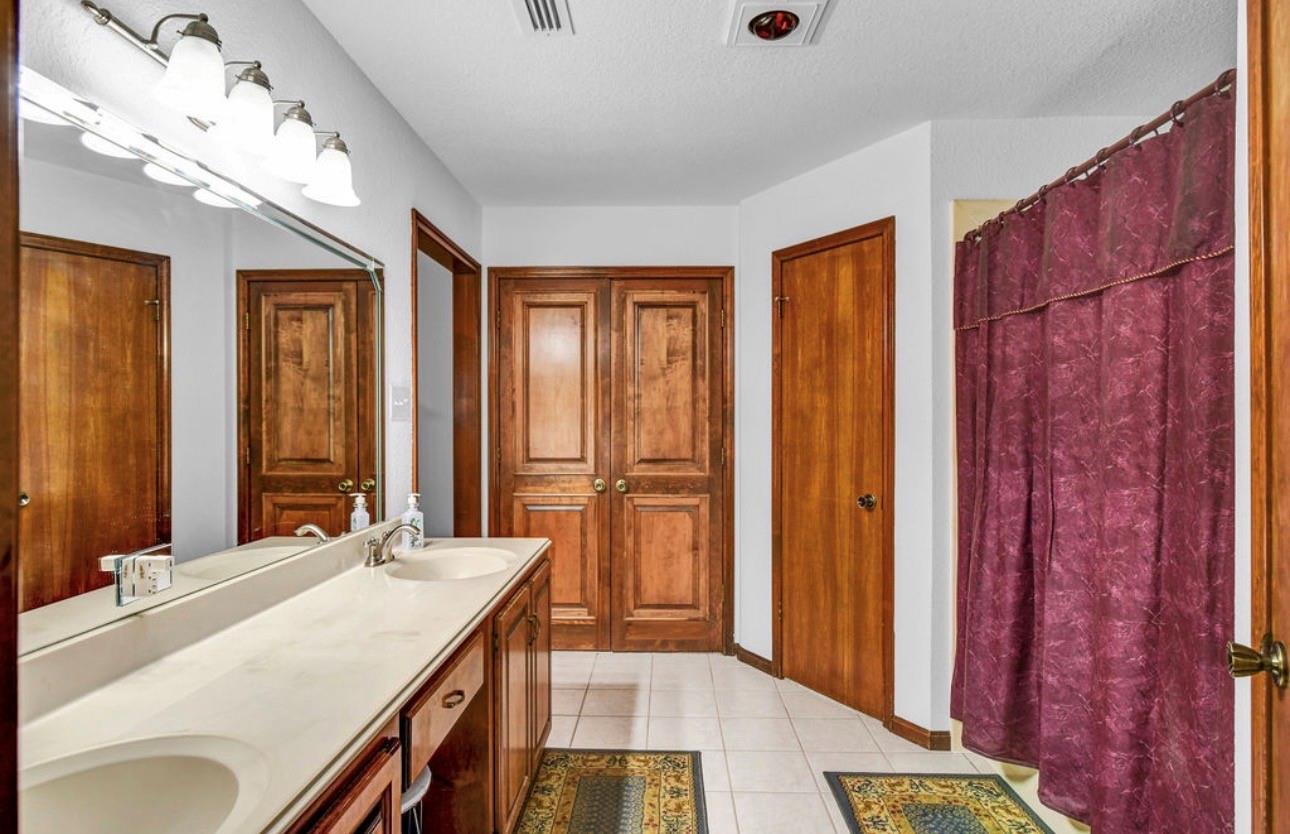 102 Raintree Lane, Lake Jackson Tx 77566 Property Photo 25