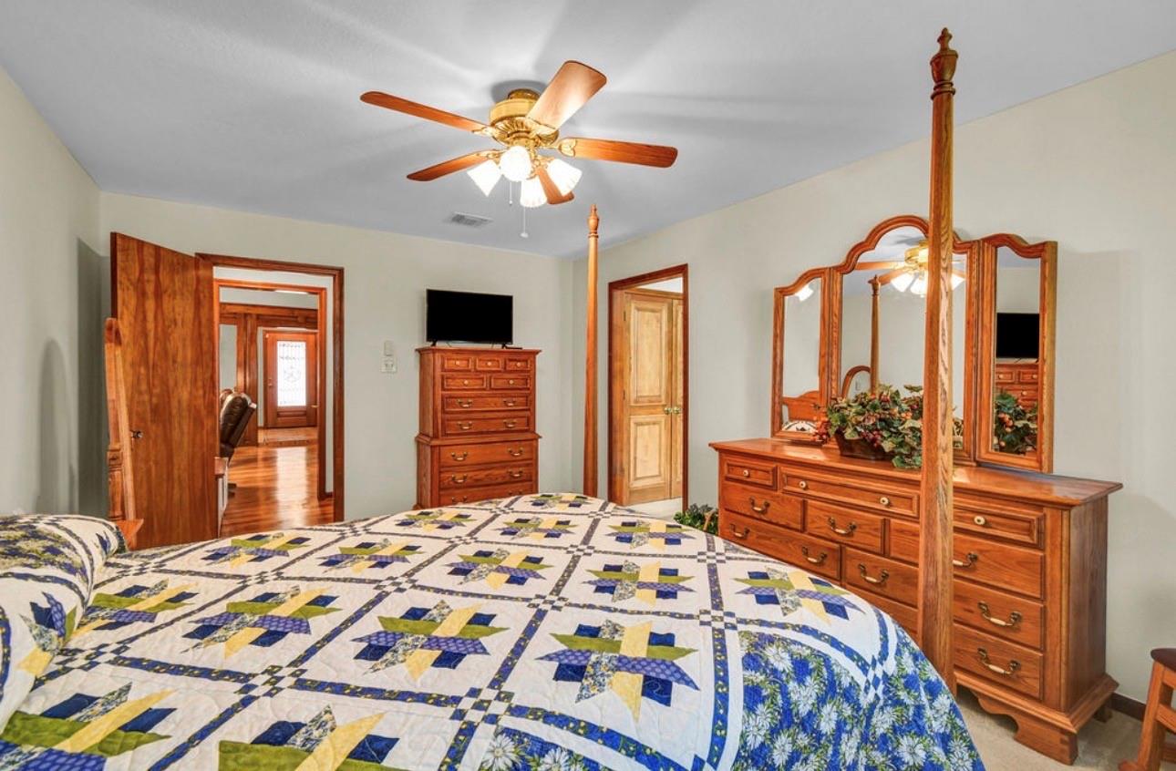 102 Raintree Lane, Lake Jackson Tx 77566 Property Photo 31