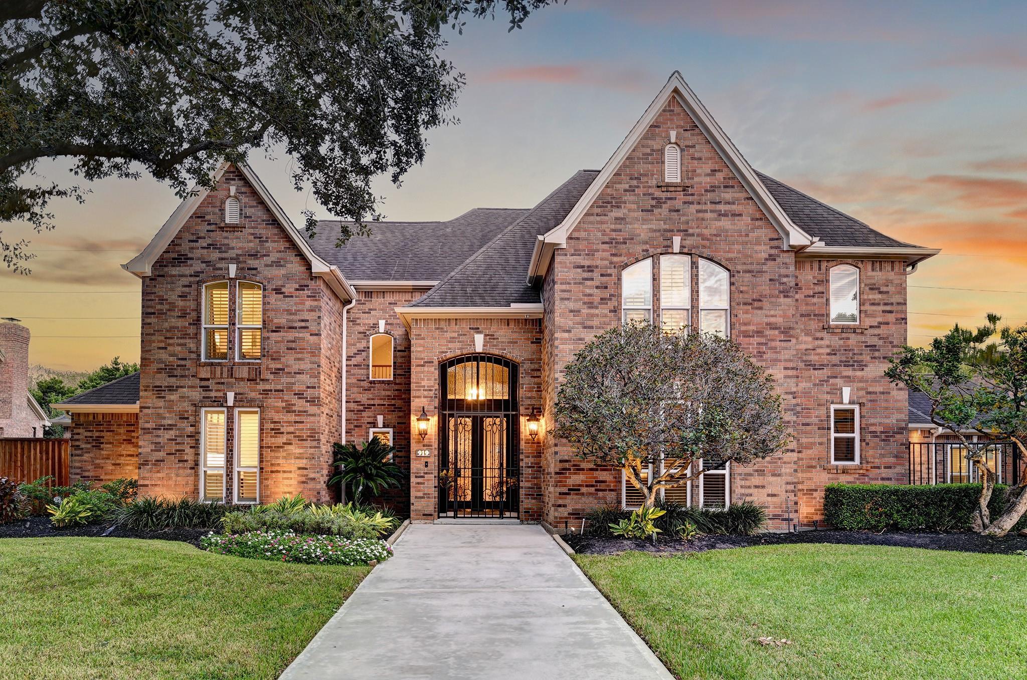 919 Bayou Parkway, Houston Tx 77077 Property Photo 1