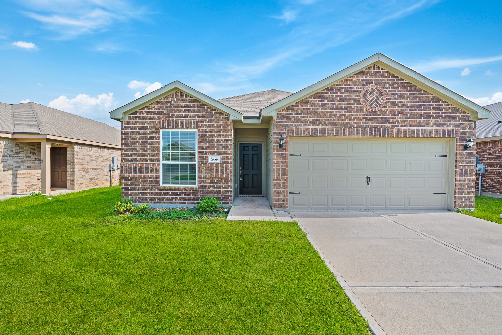 569 Amberwood Park Drive Property Photo