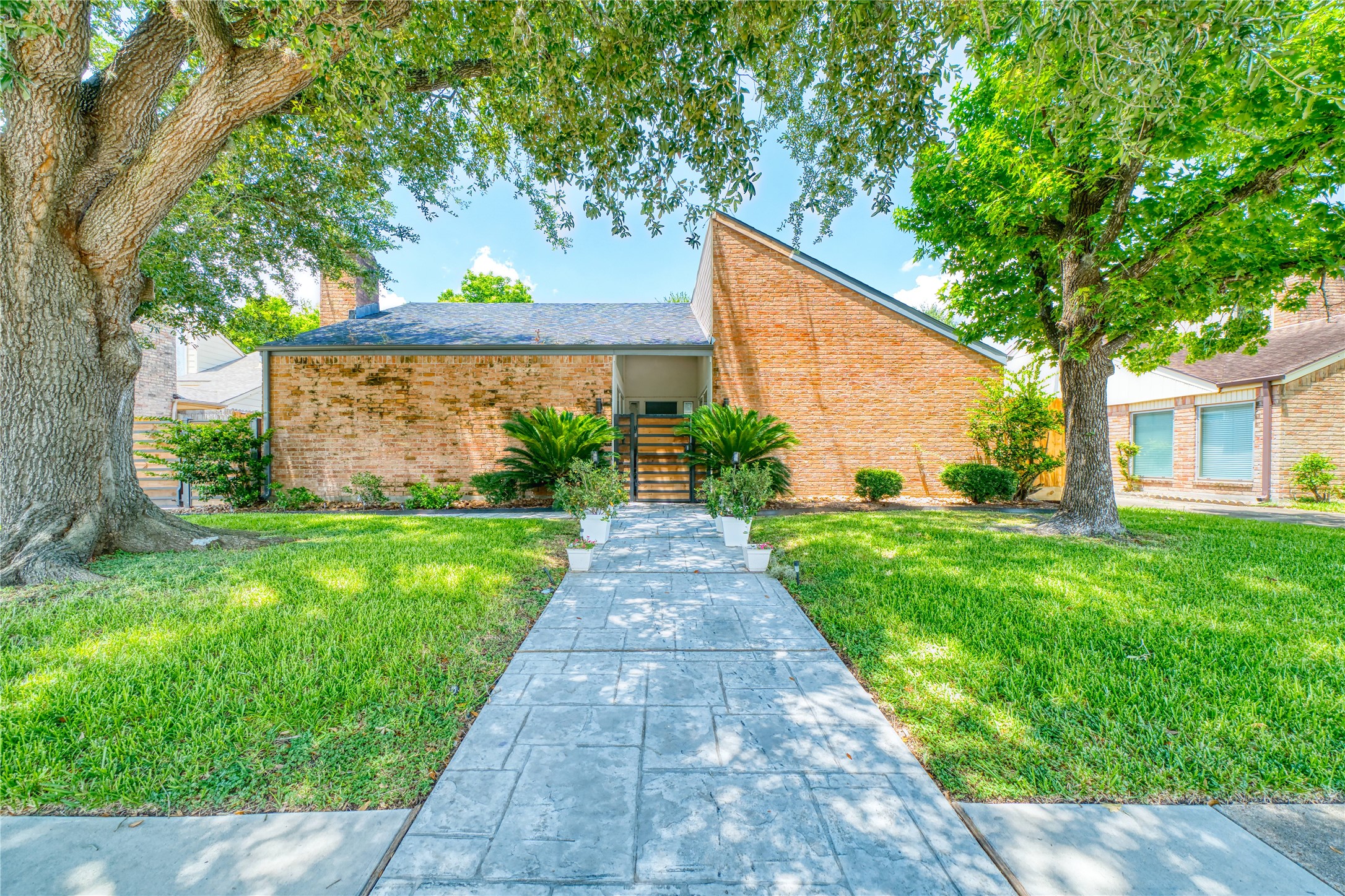 7606 Portal Drive Property Photo 1