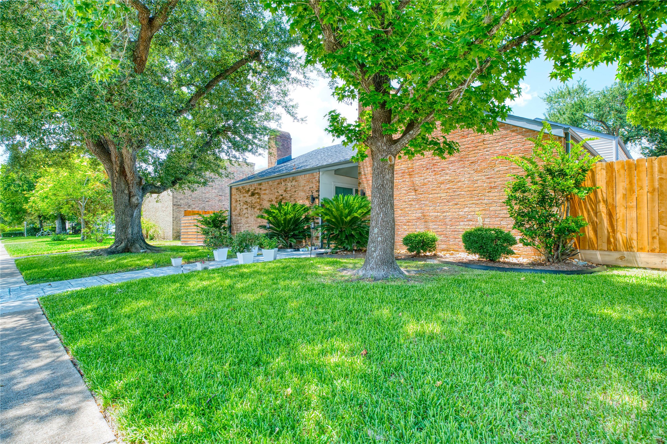 7606 Portal Drive Property Photo 6