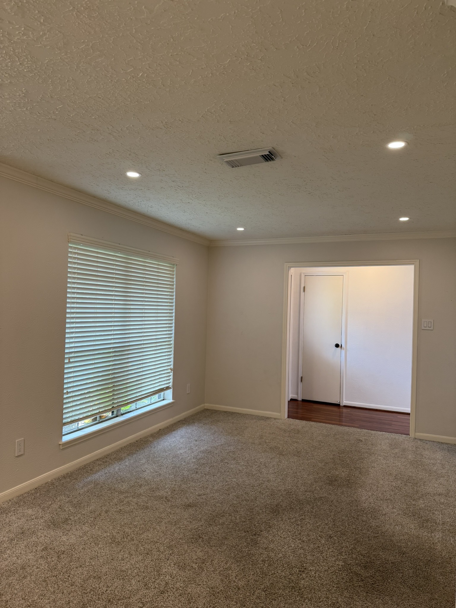 515 Tresvant Drive Property Photo 2